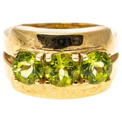 Vintage 14k Yellow Gold Wide, Contemporary Peridot Split Ring