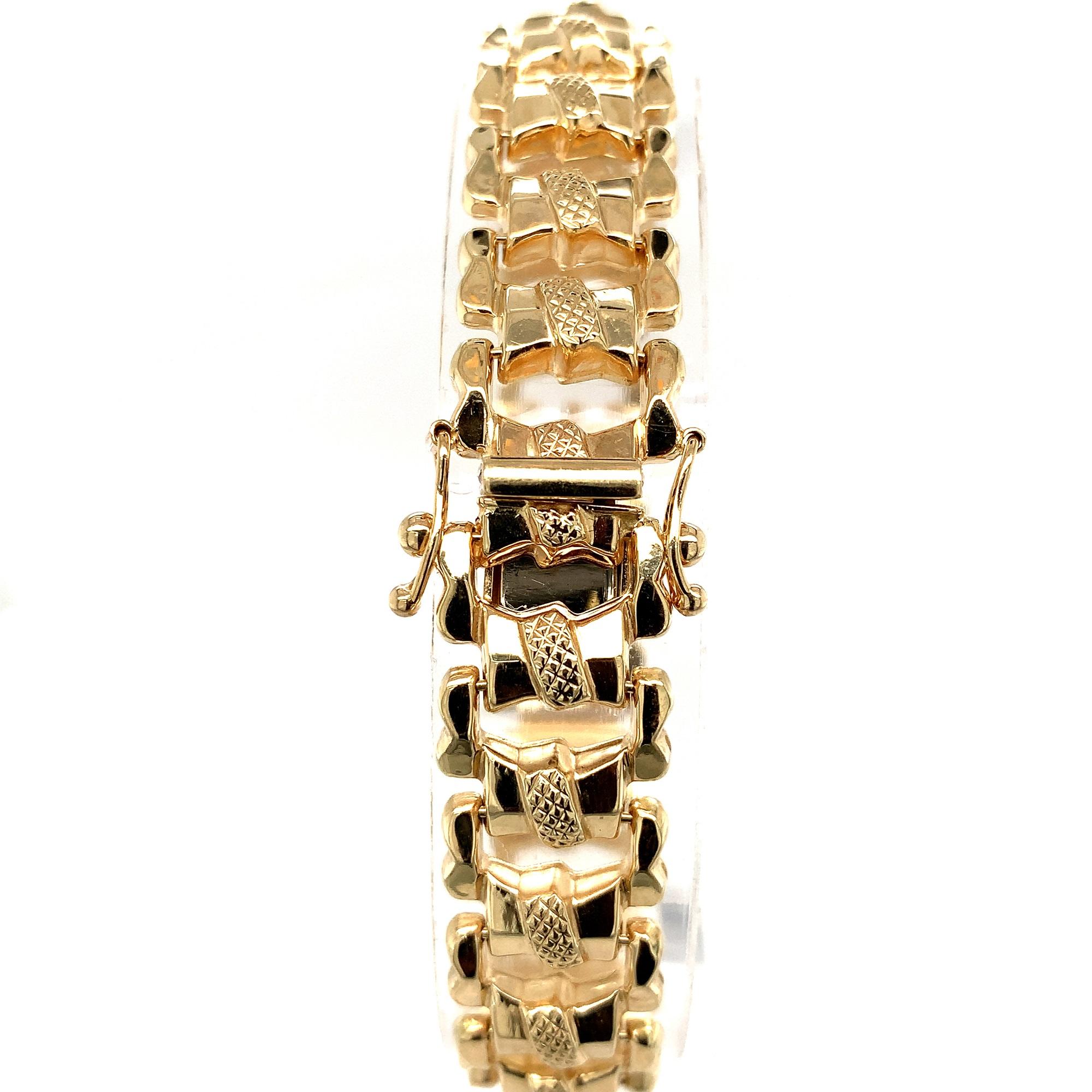 14K Yellow Gold Wide Fancy Link Bracelet In Good Condition In Big Bend, WI