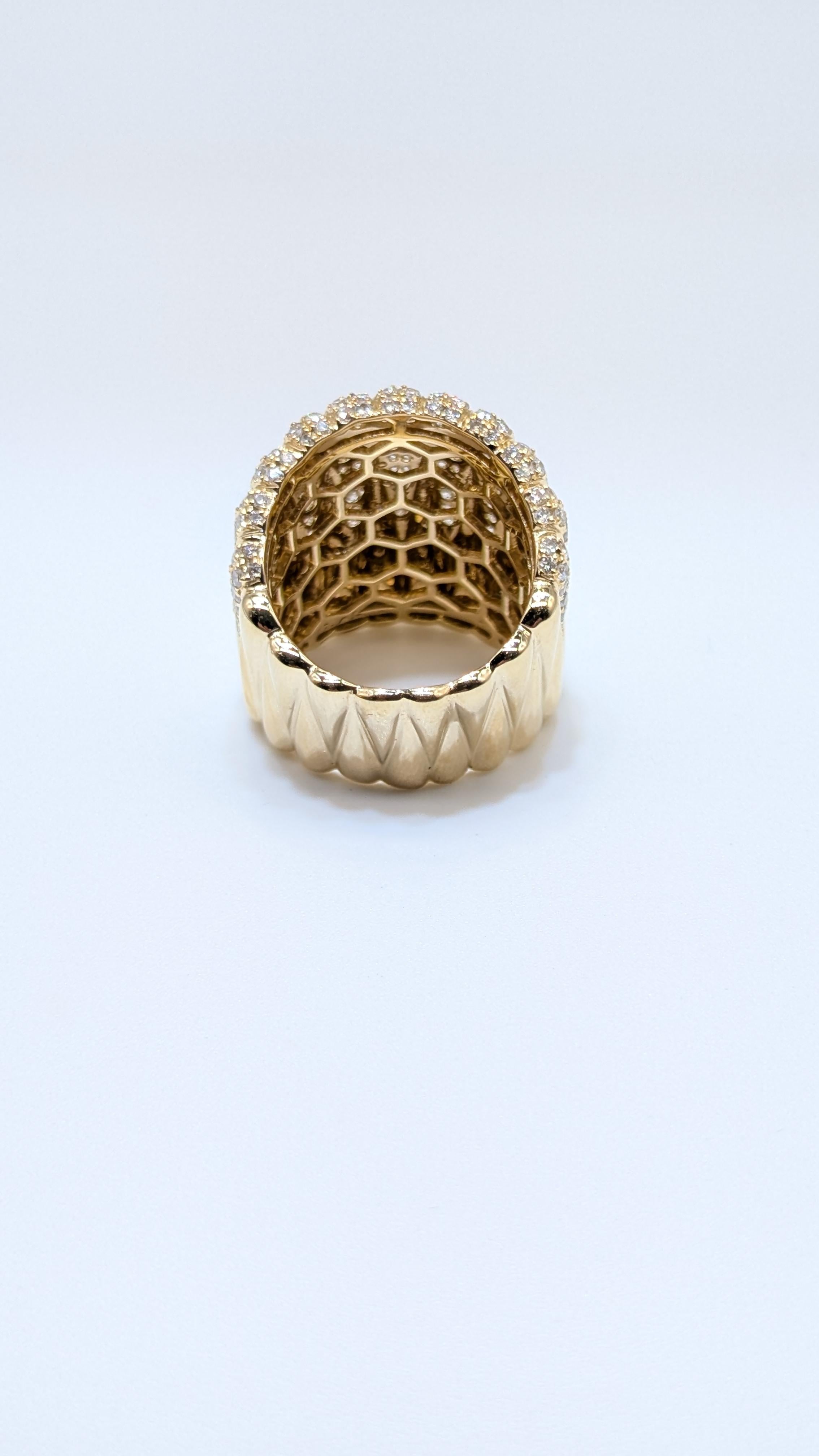 14k Yellow Gold Wide Fashion Ring with Round Brilliant Diamonds Totaling 2.10ct In New Condition For Sale In New York, US