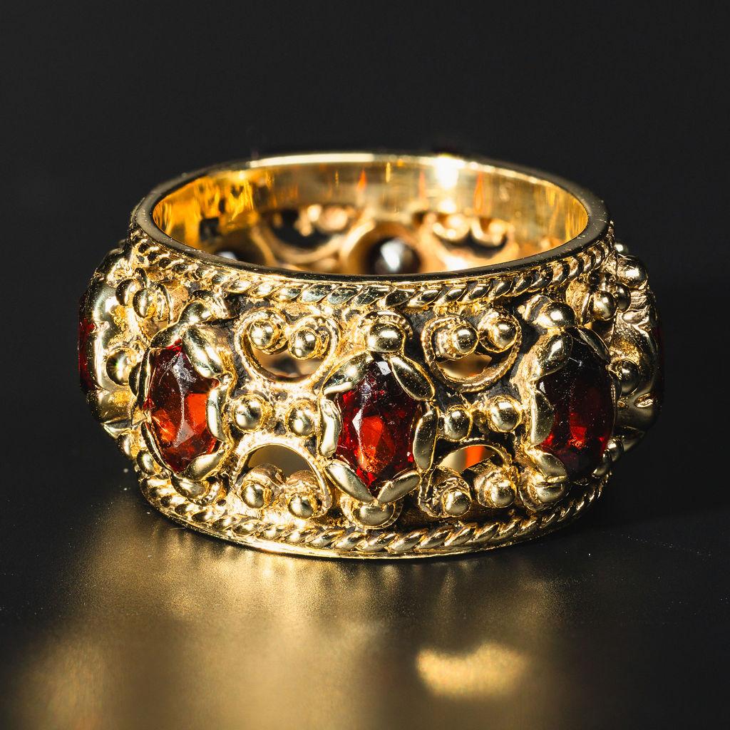 da uomo o donna Fascia/anello largo con granato in oro giallo 14k in vendita