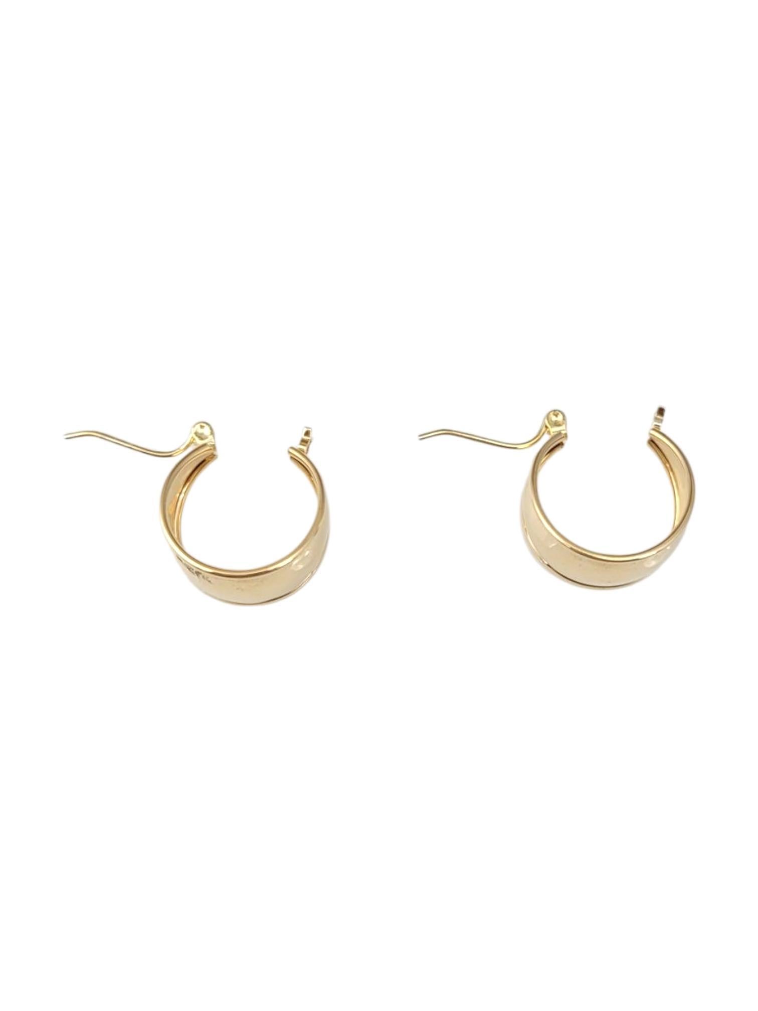 14K Yellow Gold Wide Hoop Earrings #21746 In Good Condition For Sale In Washington Depot, CT