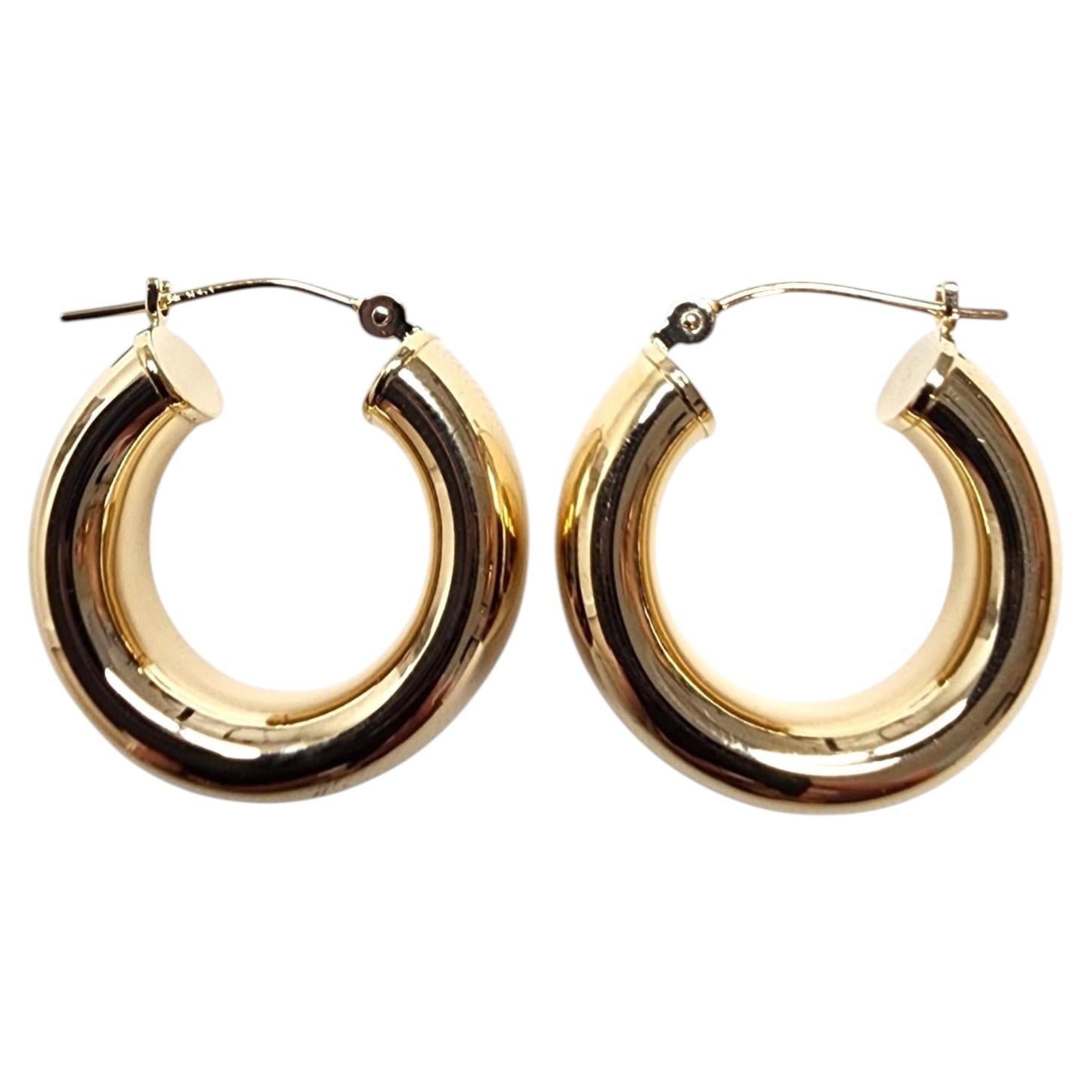 Pendientes de aro anchos tipo «huggie» de oro amarillo de 14K #25516