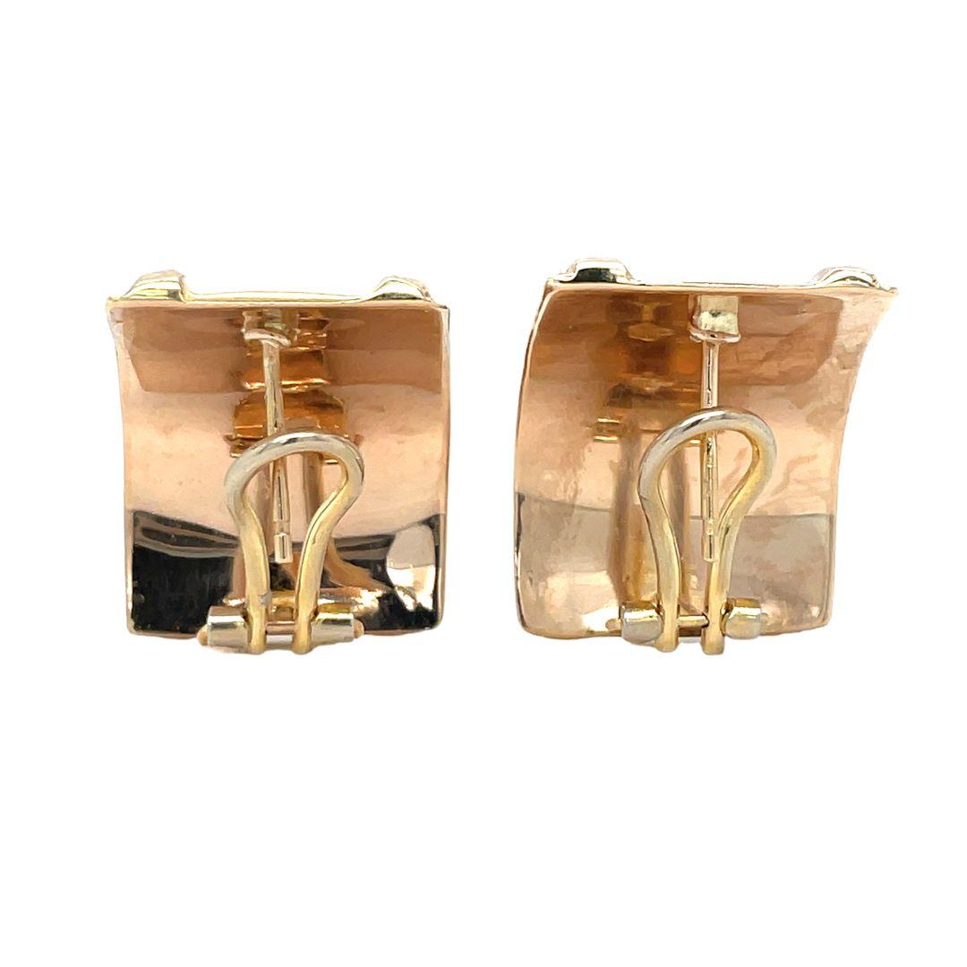 Ribbed J Omega Hoop Earrings 14K Yellow Gold Wide  For Sale 1