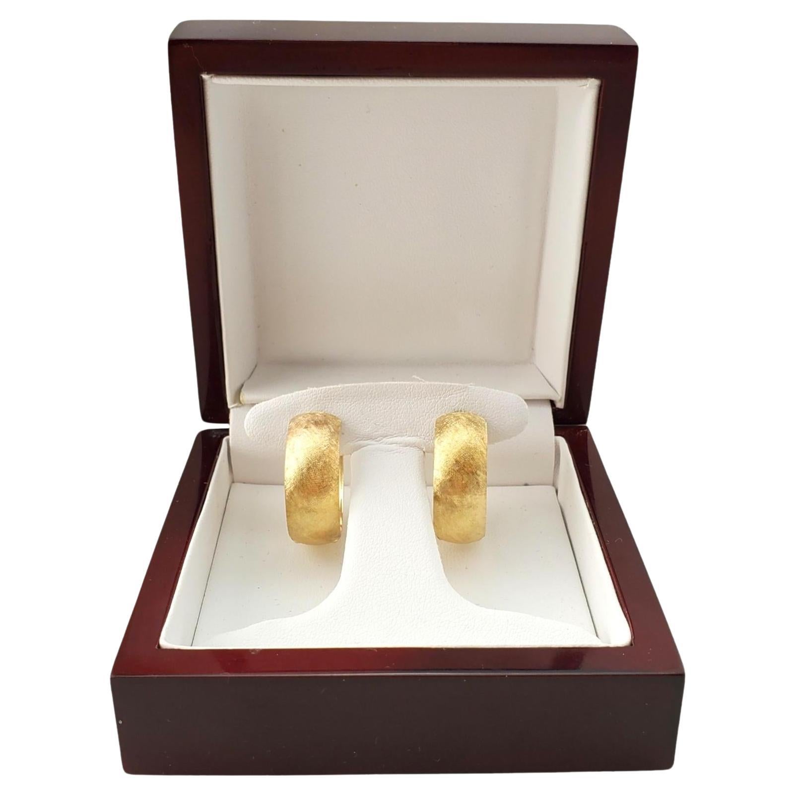 14K Yellow Gold Wide Textured Reversible Hoop Earrings #17285 For Sale