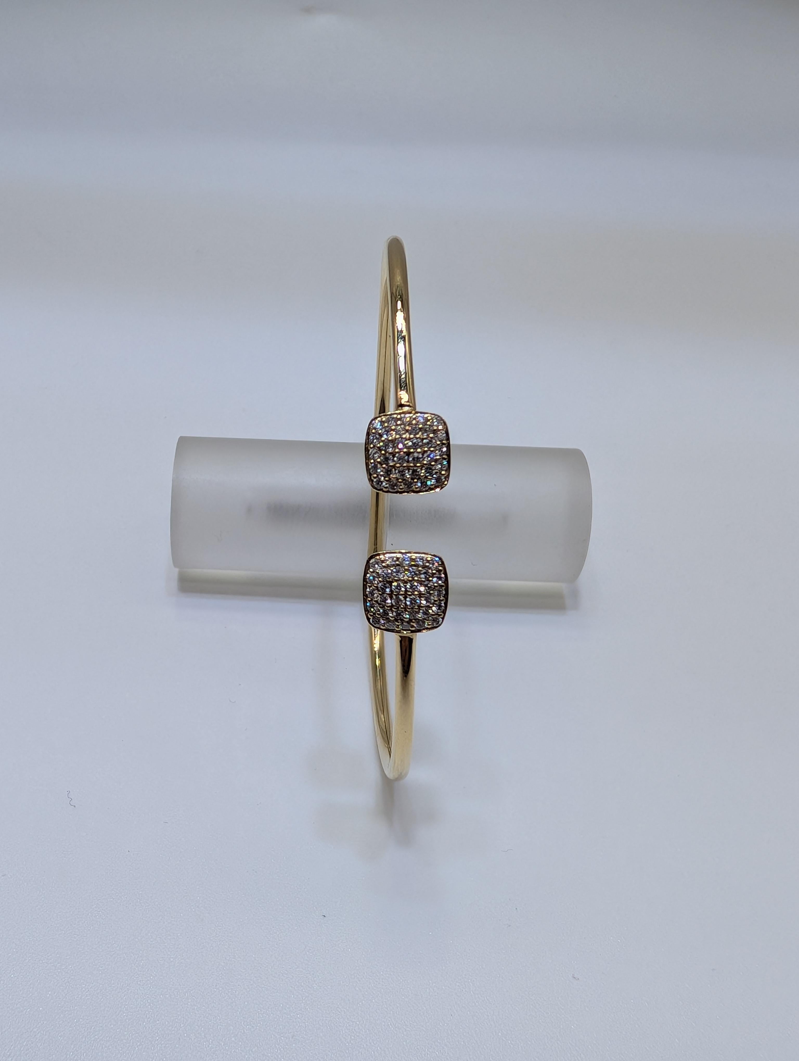 Quadratisches 14 Karat Gelbgold Draht-Armband mit Diamanten im Rundschliff im Angebot 1