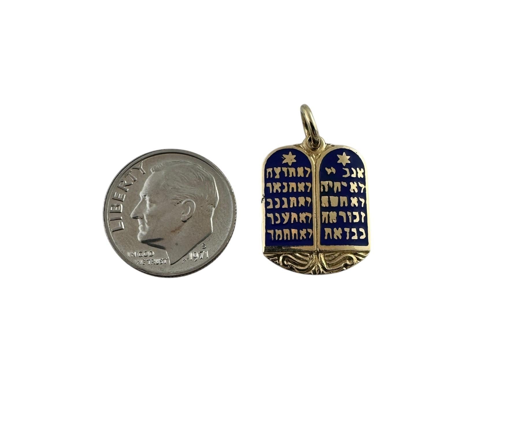 Pendentif Dix Commandements en or jaune 14K et émail bleu #19617 en vente 5