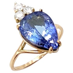 14K Yellow Gold Women's Ring with 2.84ct Pear-Cut Tanzanite 0.19ct Diamonds
