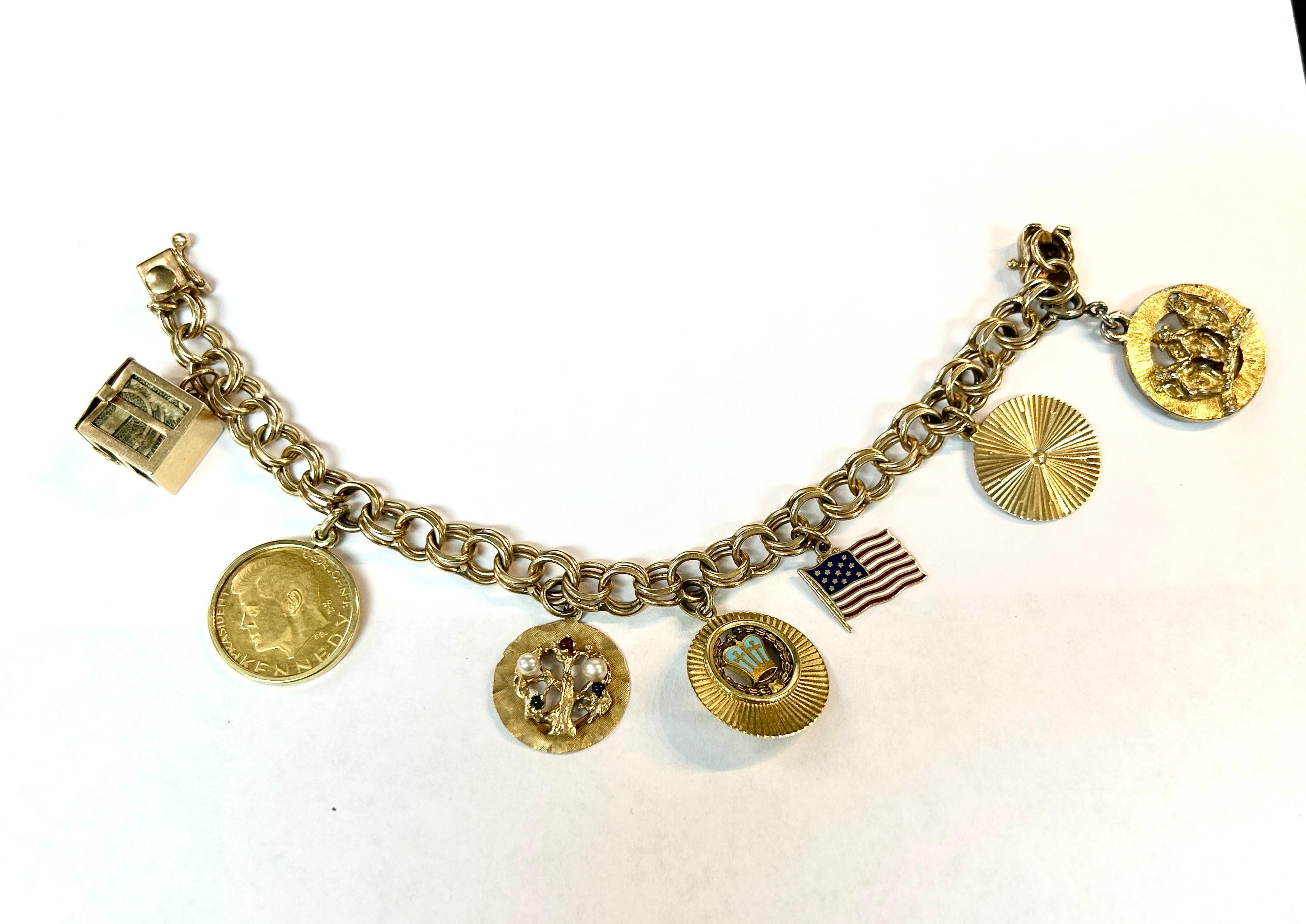 14k Yellow Gold Women’s Vintage Charm Bracelet For Sale 4