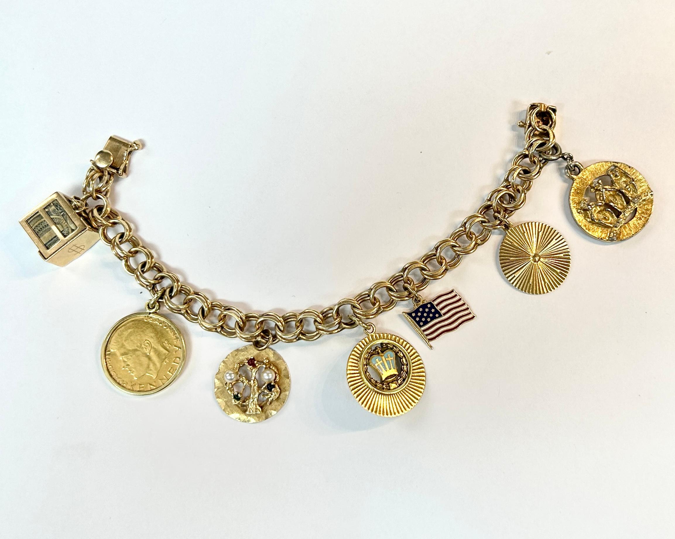 14k Yellow Gold Women’s Vintage Charm Bracelet For Sale 1