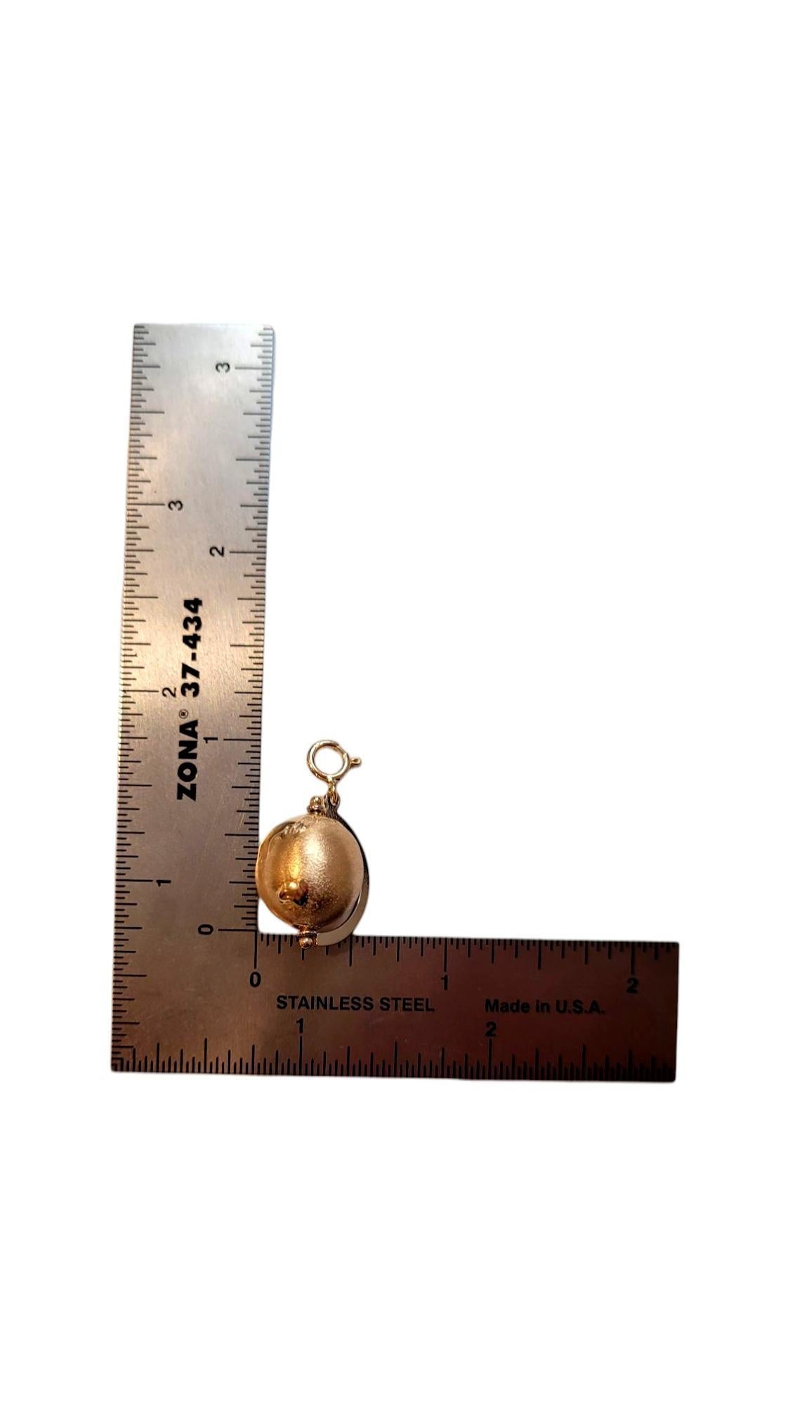 14K Yellow Gold World Globe Charm #21060 For Sale 2