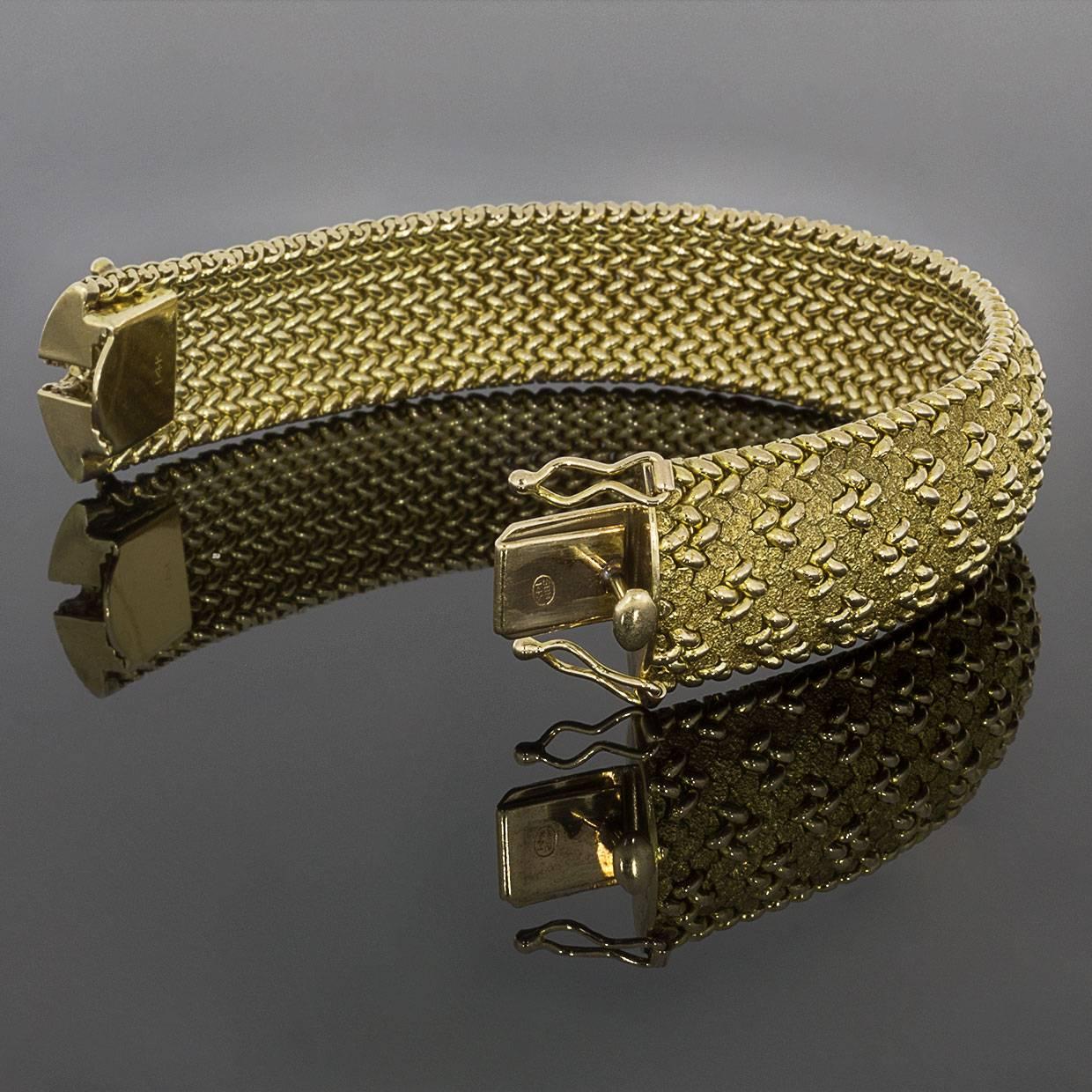 14 Karat Yellow Gold Woven Mesh Bracelet In Excellent Condition In Columbia, MO