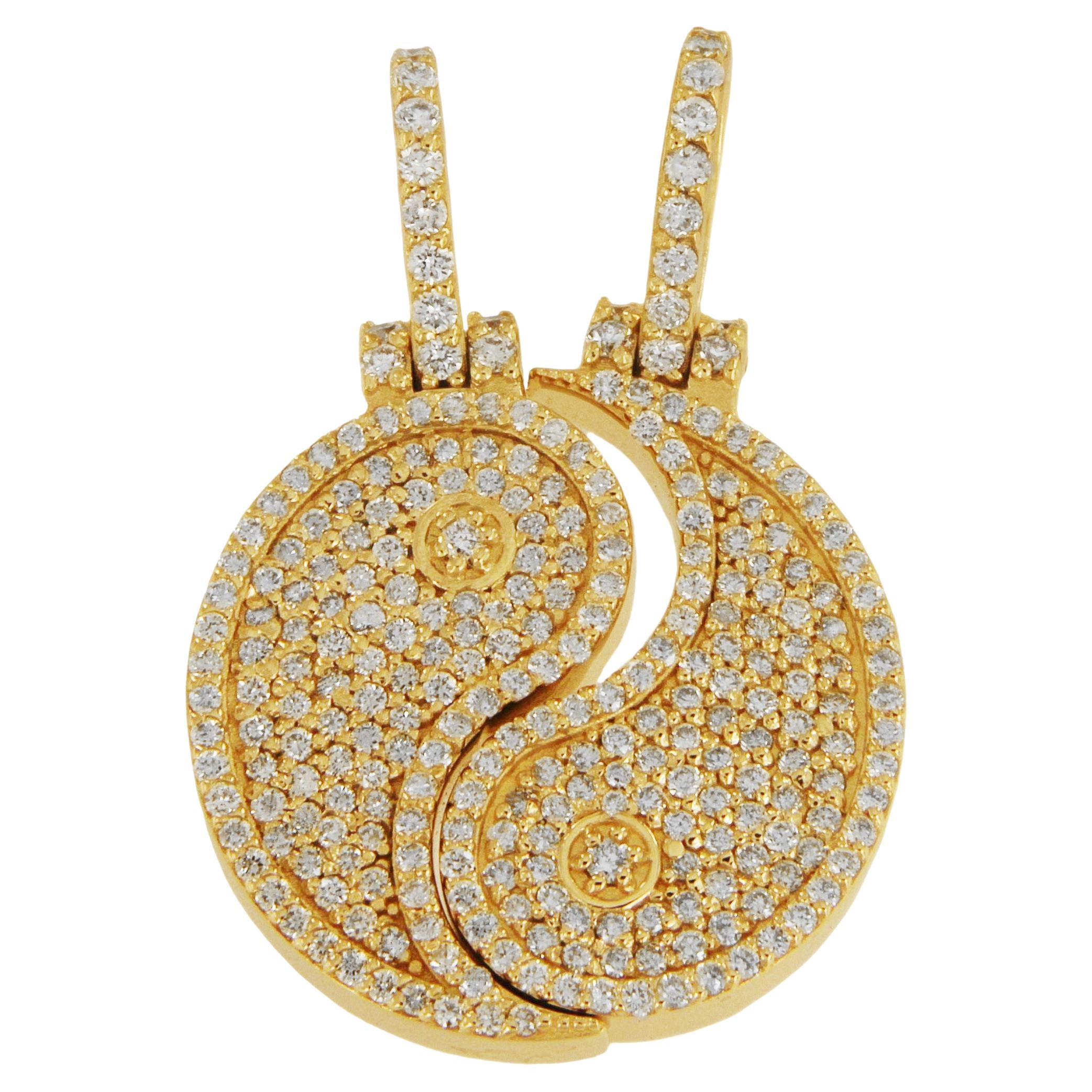 Amuleto Yin Yang de Oro Amarillo de 14k con Diamantes