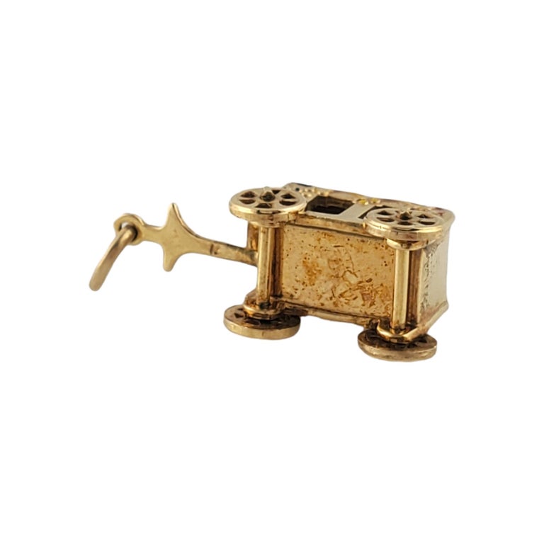 14K Yellow Gold Zoo Carriage Charm with Enamel For Sale at 1stDibs
