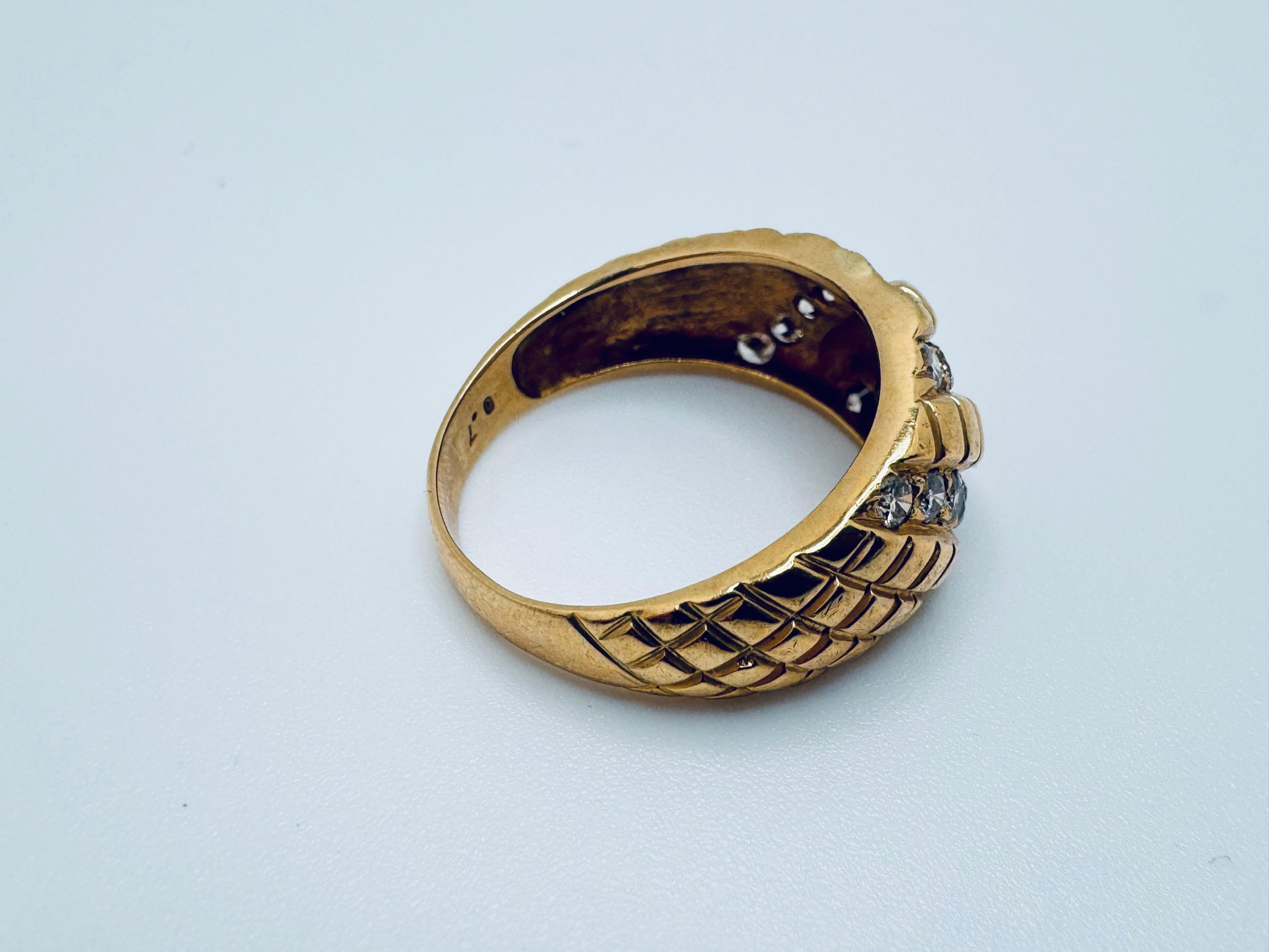 Anello con diamante Golden Crest giallo 14K in vendita 2