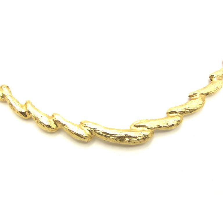 14K Yellow Single Wave Necklace with Diamond Accent and Adjustable Chain In New Condition For Sale In West Hollywood, CA