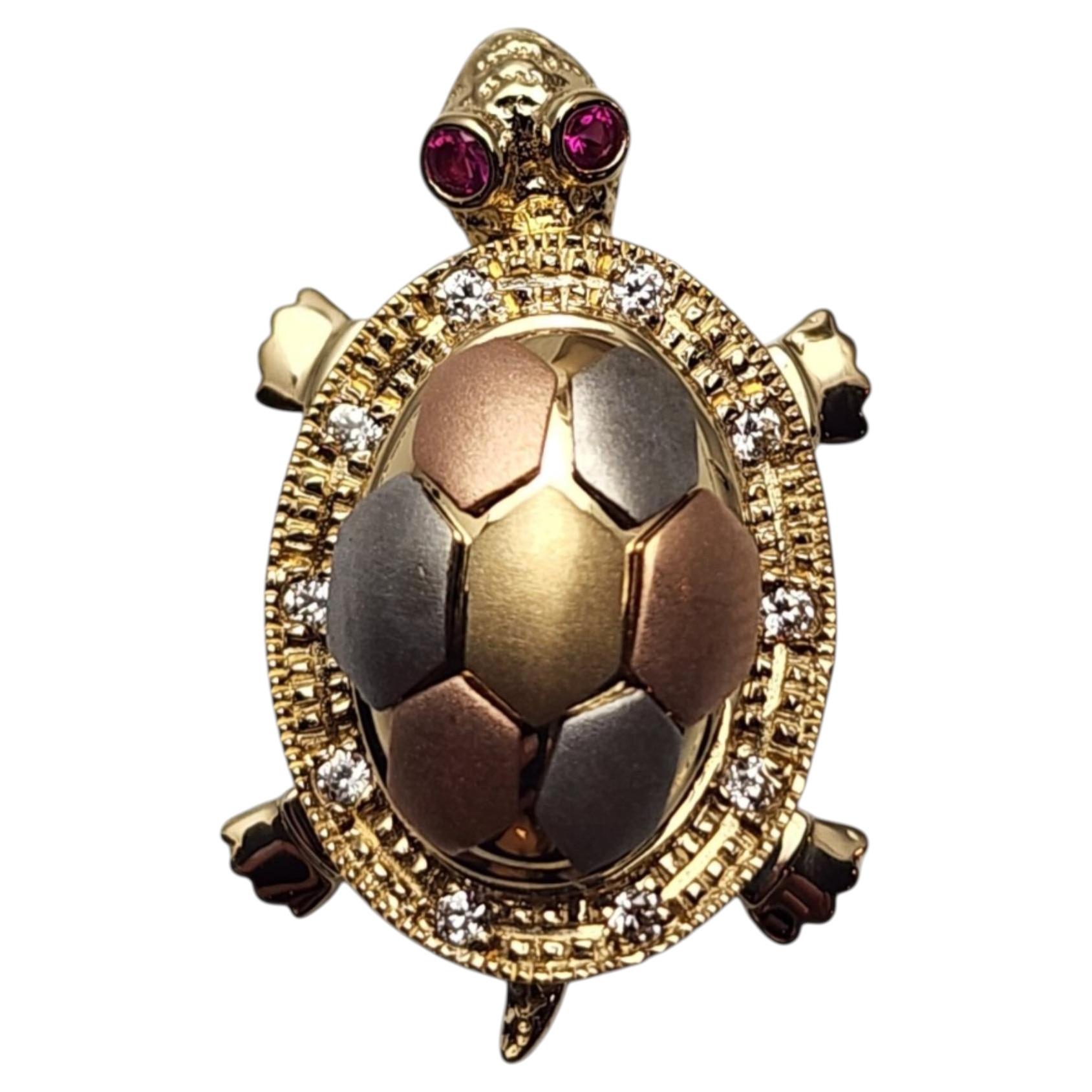 Dije de tortuga articulado en oro amarillo, blanco y rosa de 14K n.º 25673