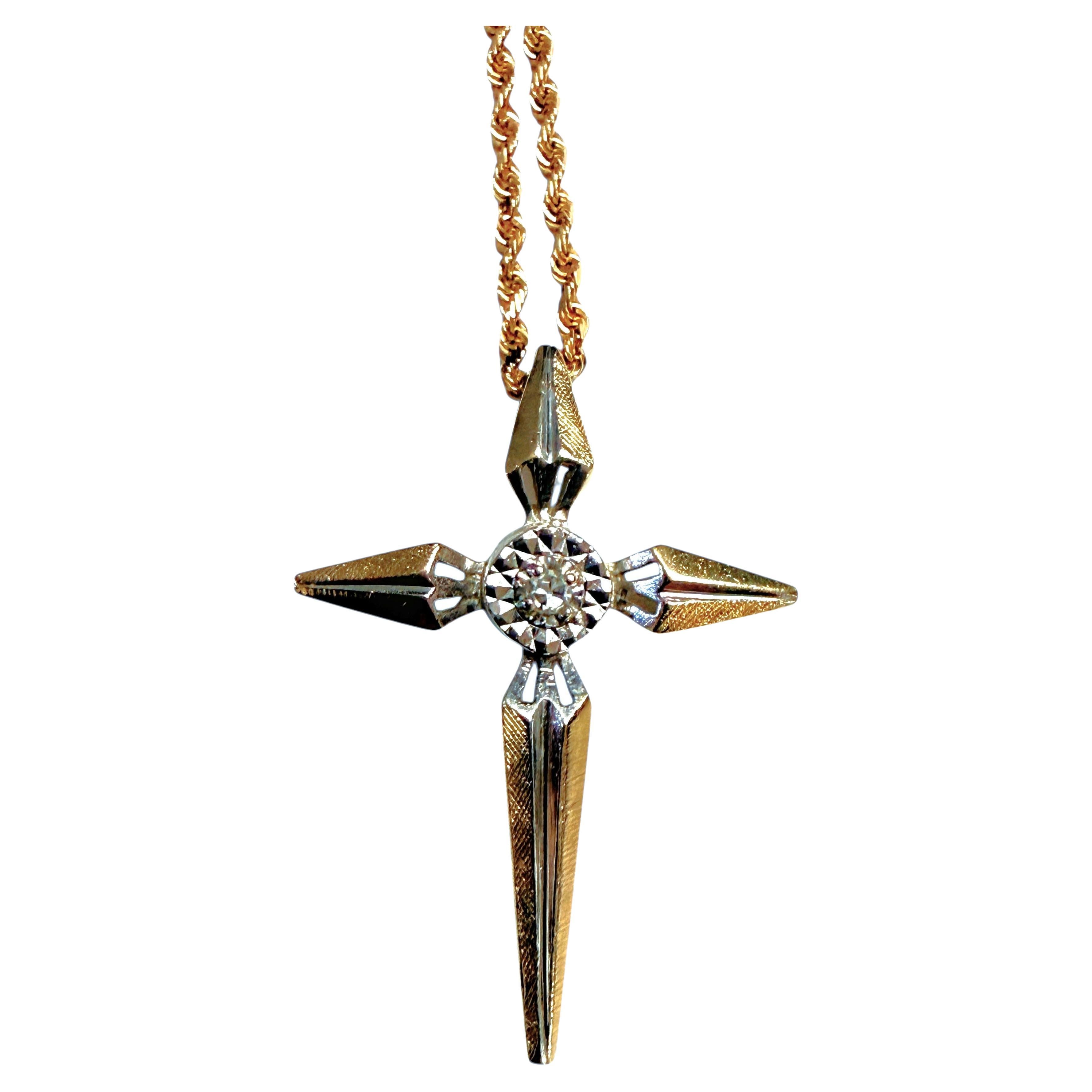 14k Yellow 
White Gold .03 Carat Halo Diamond Cross Necklace 20" en vente