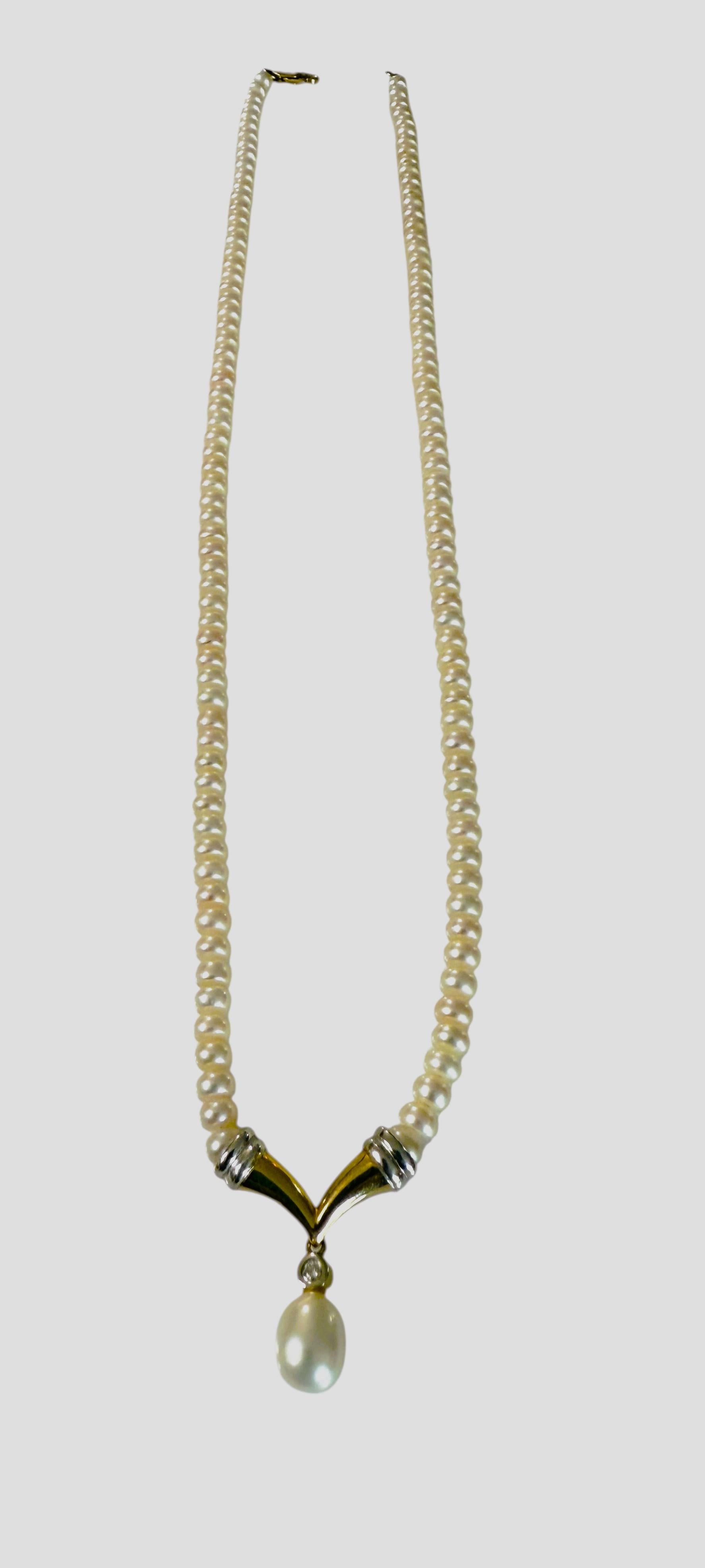 Collier en or jaune et blanc 14k, diamant de 0,04 carat et perle d'eau douce, 16 pouces Excellent état - En vente à Eagan, MN