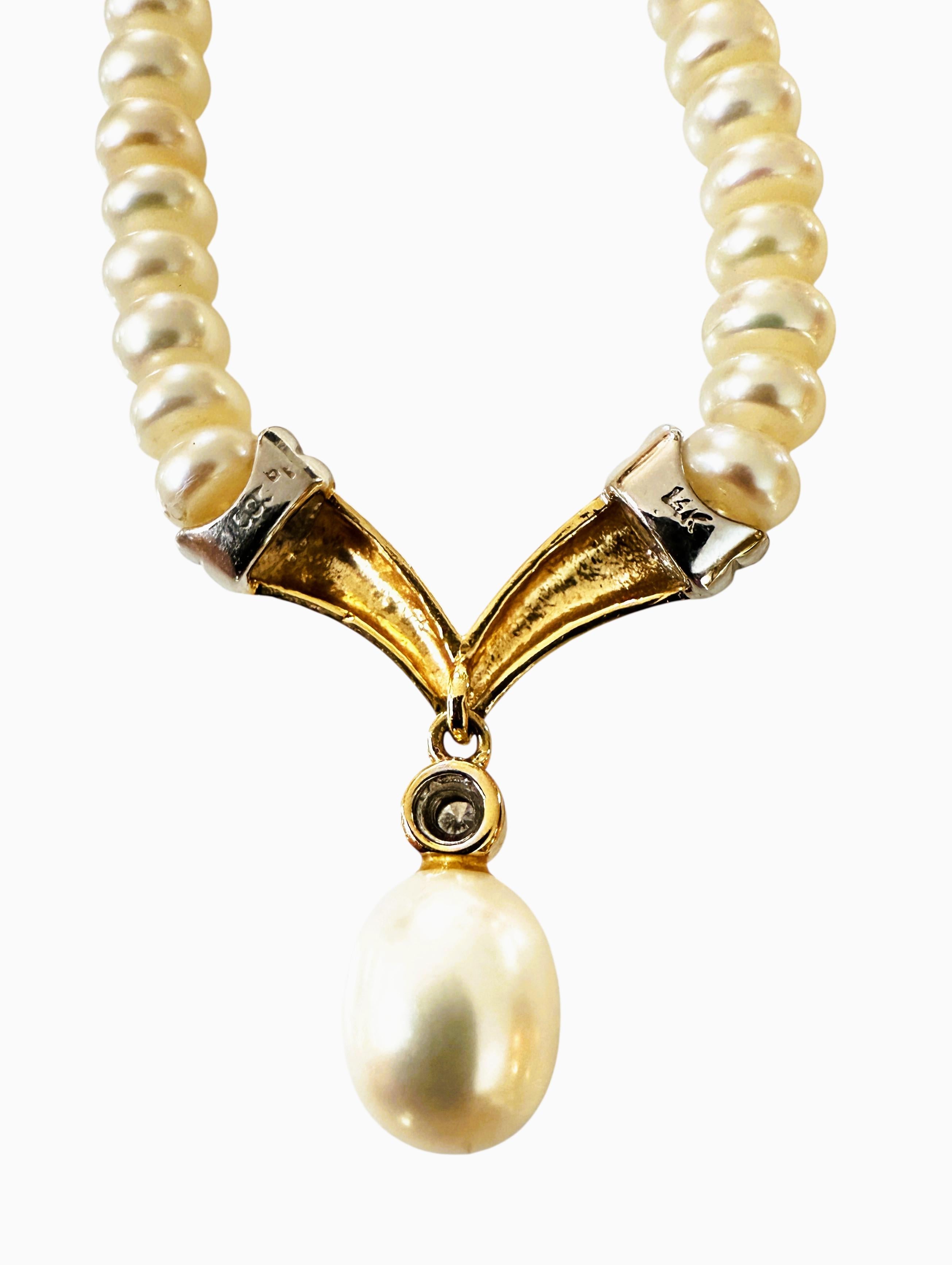 Collier en or jaune et blanc 14k, diamant de 0,04 carat et perle d'eau douce, 16 pouces en vente 1