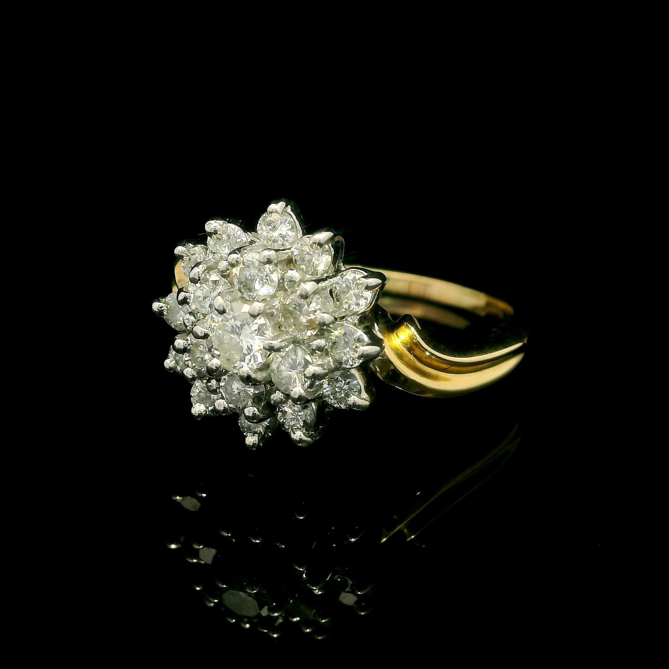 Bague grappe classique en or jaune et blanc 14k 0,80ctw Fiery Diamond Bon état - En vente à Montclair, NJ
