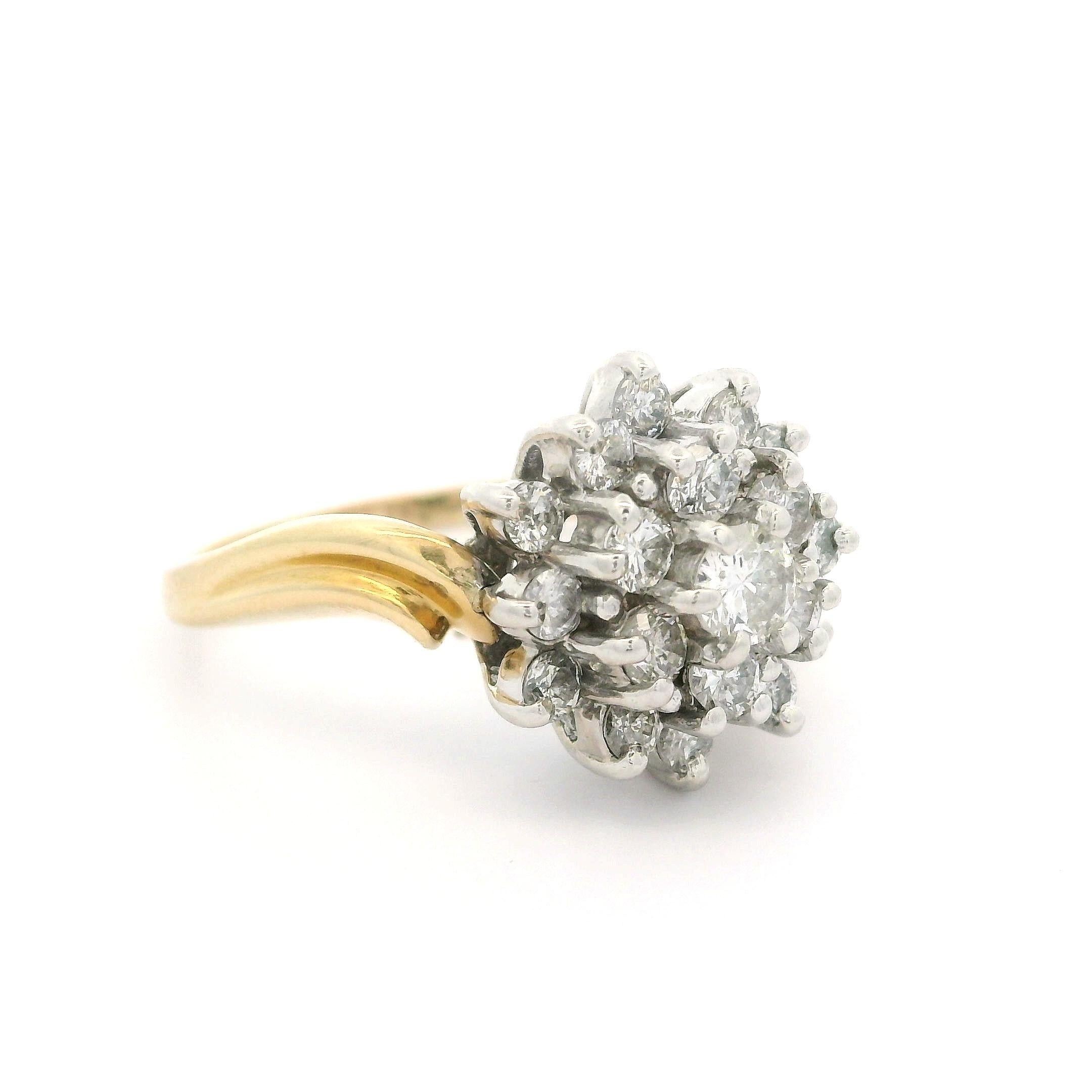 Bague grappe classique en or jaune et blanc 14k 0,80ctw Fiery Diamond en vente 4