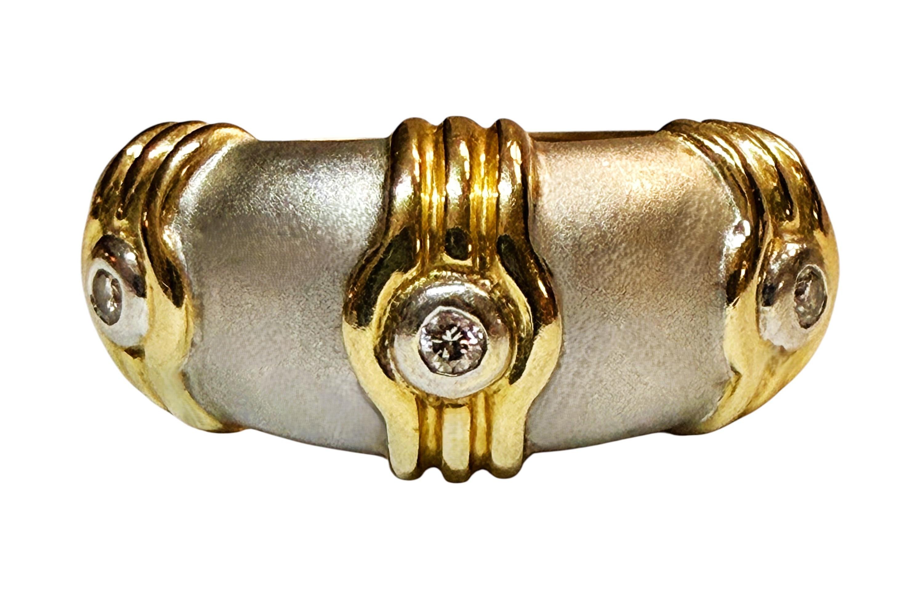 Anello in oro giallo e bianco 14k con diamante da 0,10 carati, misura 6,5 in vendita 6