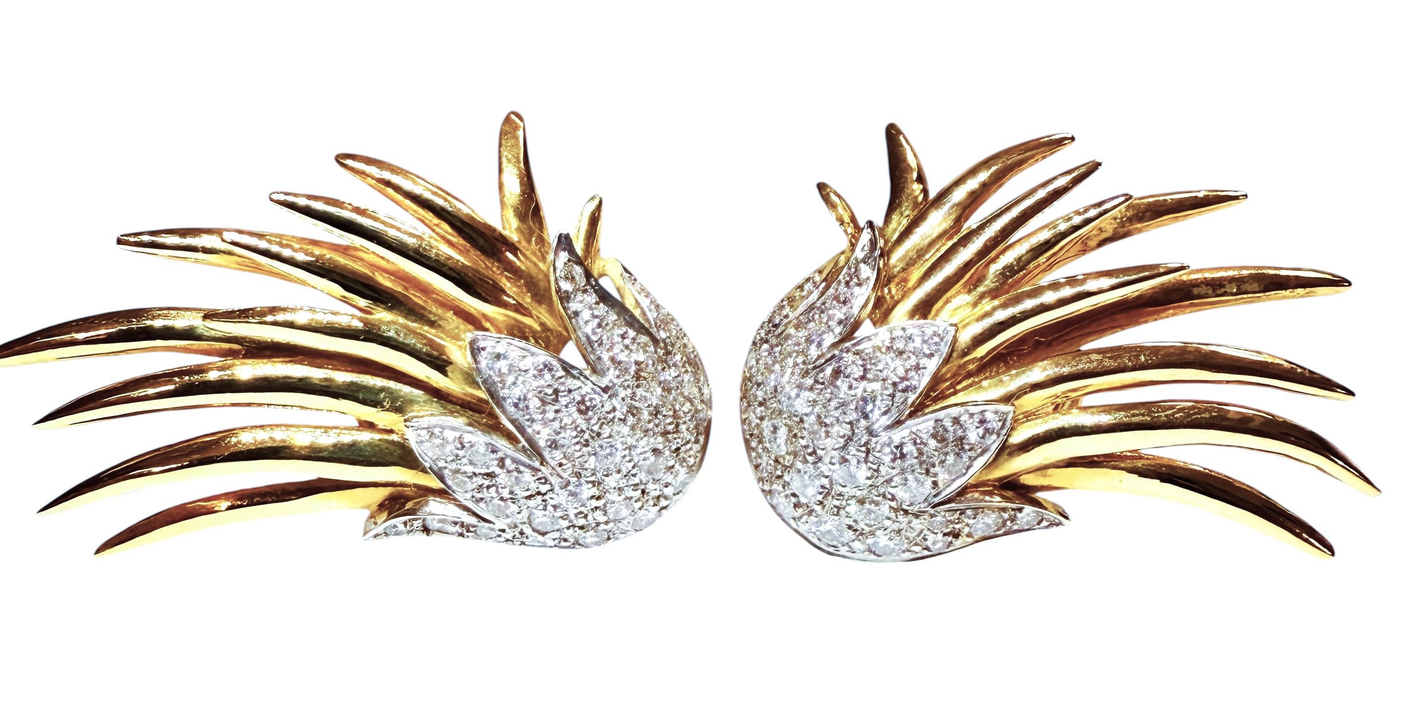 Boucles d'oreilles Omega en or jaune et blanc 14K avec 2 carats de diamants 13.60 Grammes en vente 2
