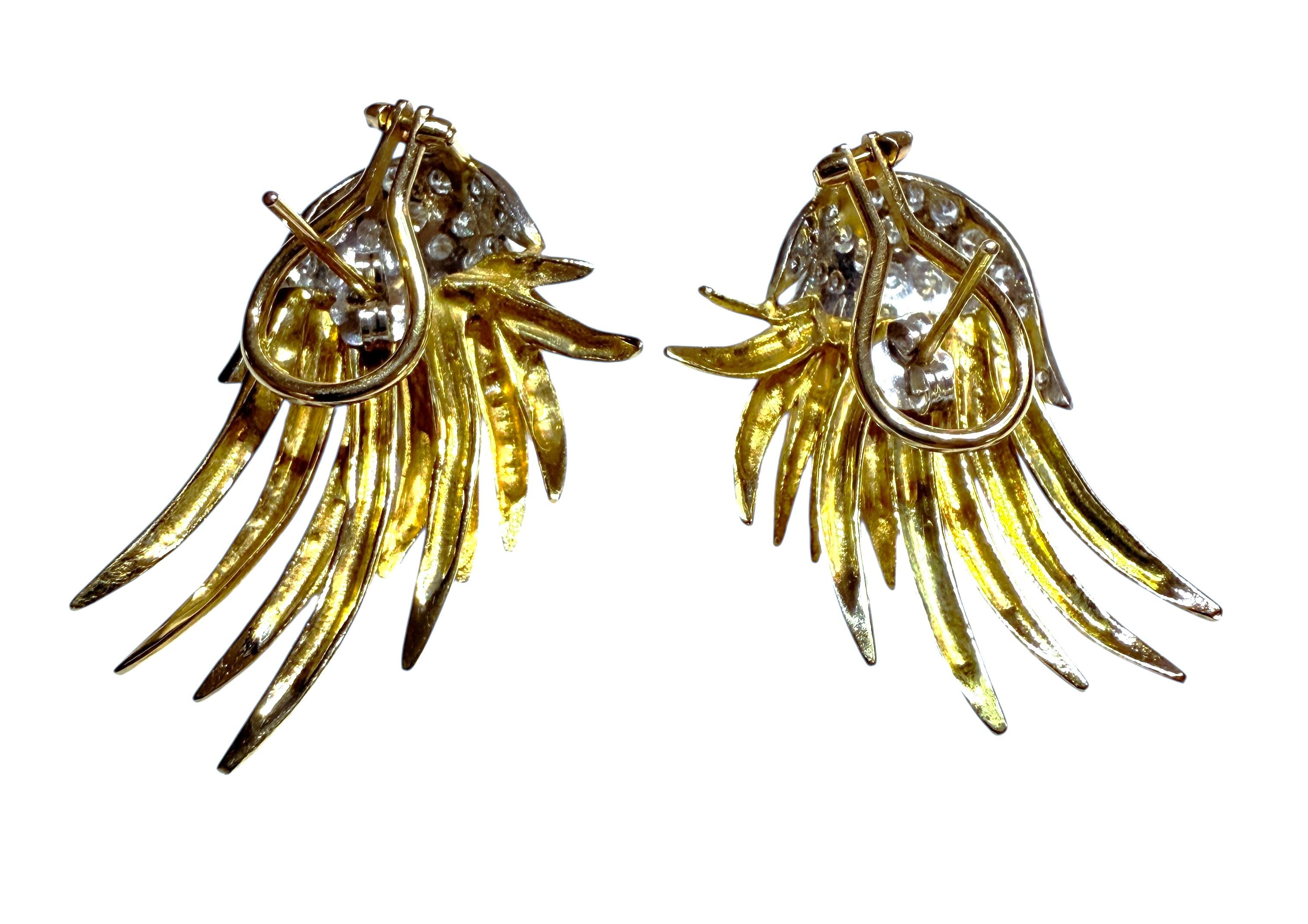 Boucles d'oreilles Omega en or jaune et blanc 14K avec 2 carats de diamants 13.60 Grammes en vente 3