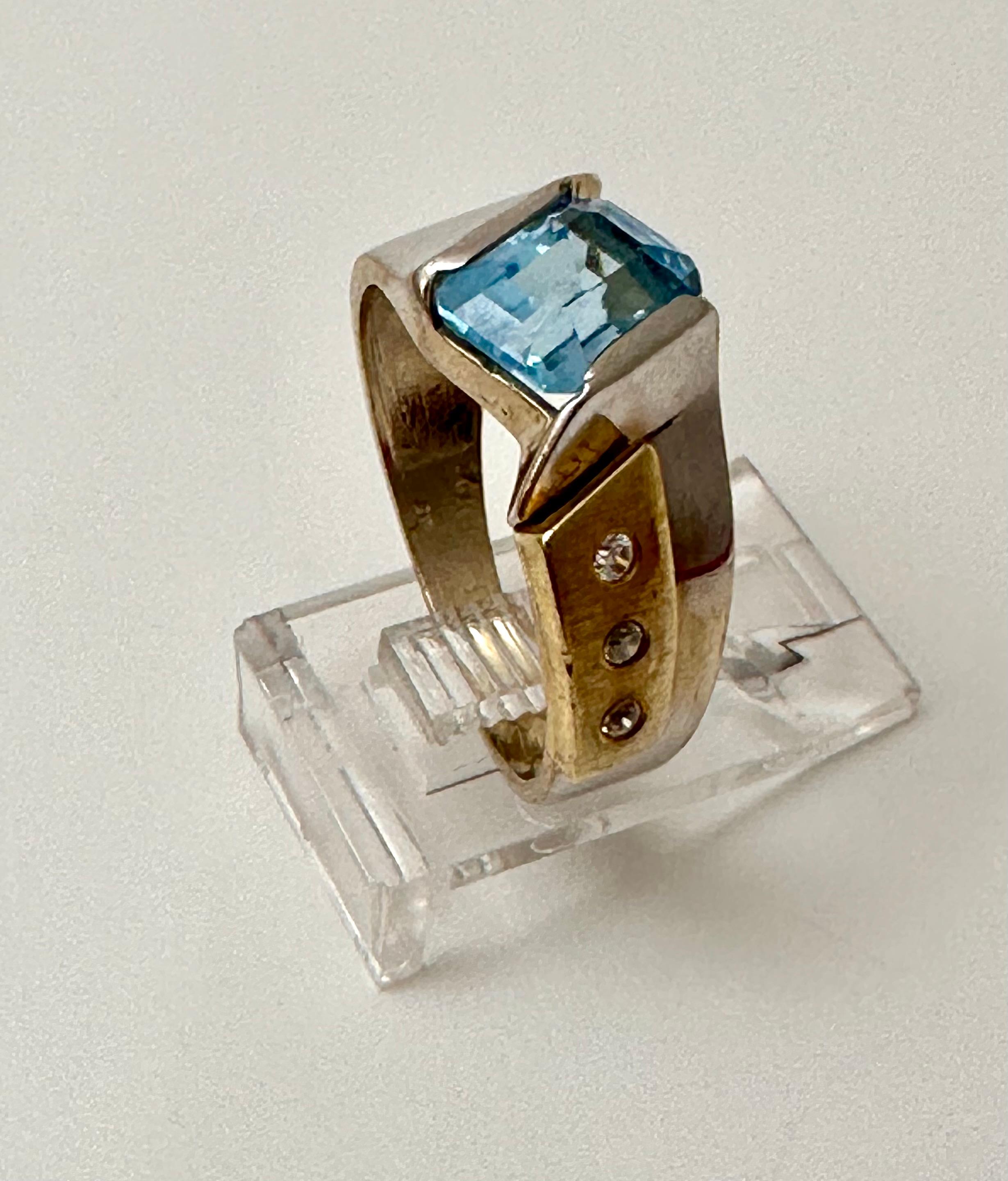 Women's 14k Yellow/White Gold 6mm x 8mm Emerald Cut Blue Topaz Diamond Ring Size  7 1/2 For Sale