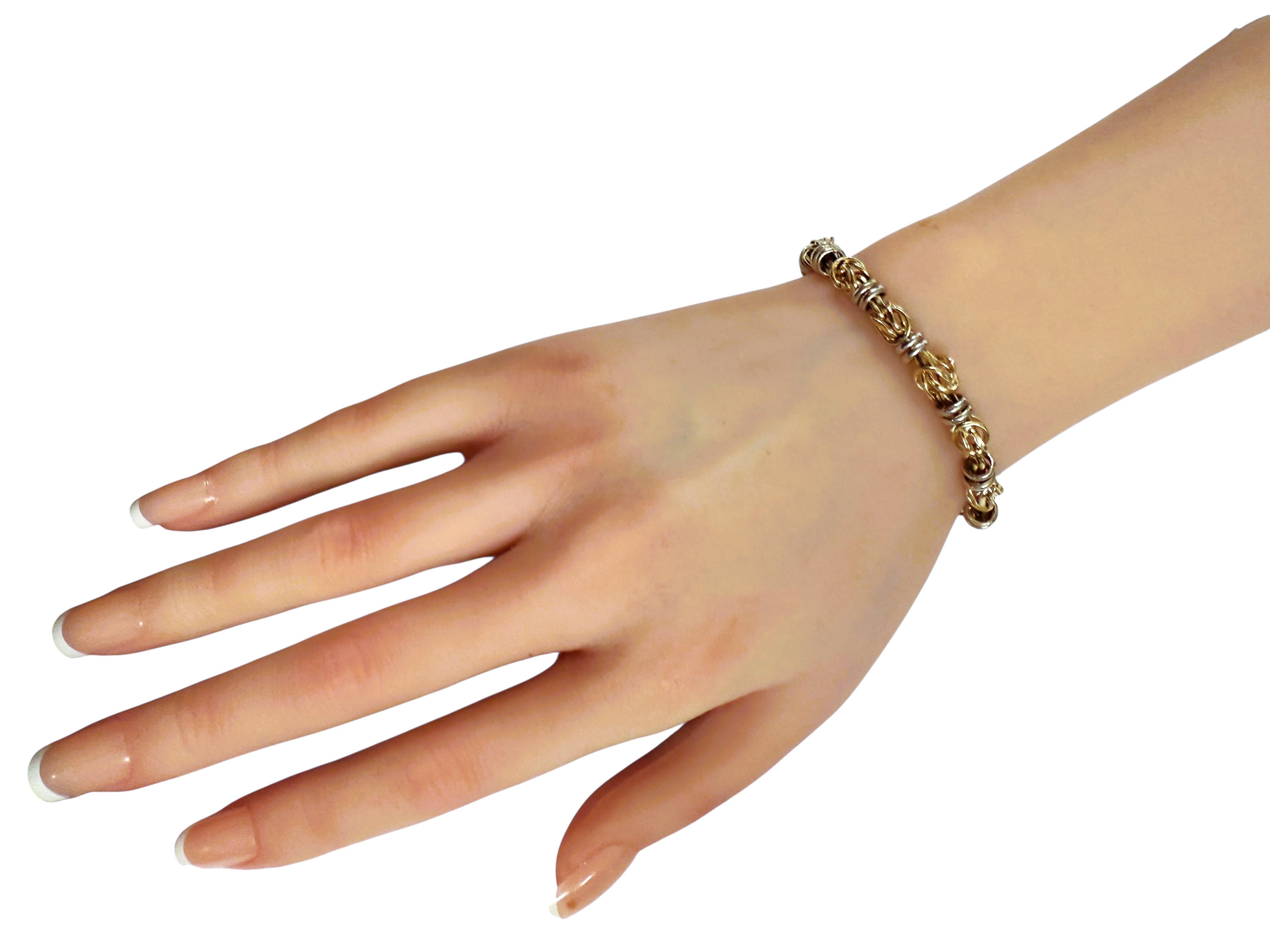 Bracelet de chaîne byzantine en or jaune et blanc 14K 7,5 pouces 11,09 grammes Pour femmes en vente