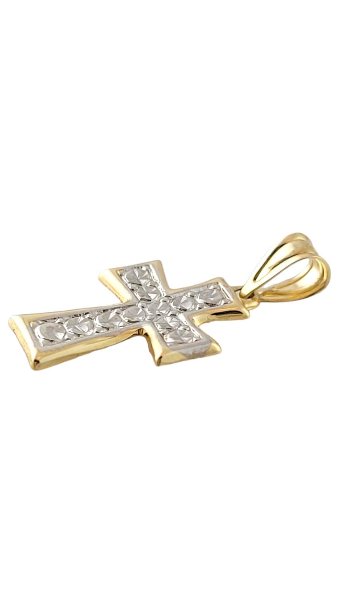 14K Yellow & White Gold Cross Pendant

This gorgeous cross pendant is crafted from 14K yellow and white gold for a beautiful finish!

Size: 17.68mm X 11.93mm X 0.88mm
Length w/ bail: 23.30mm

Weight: 0.24 dwt/ 0.37 g

Hallmark: 14K

Very good