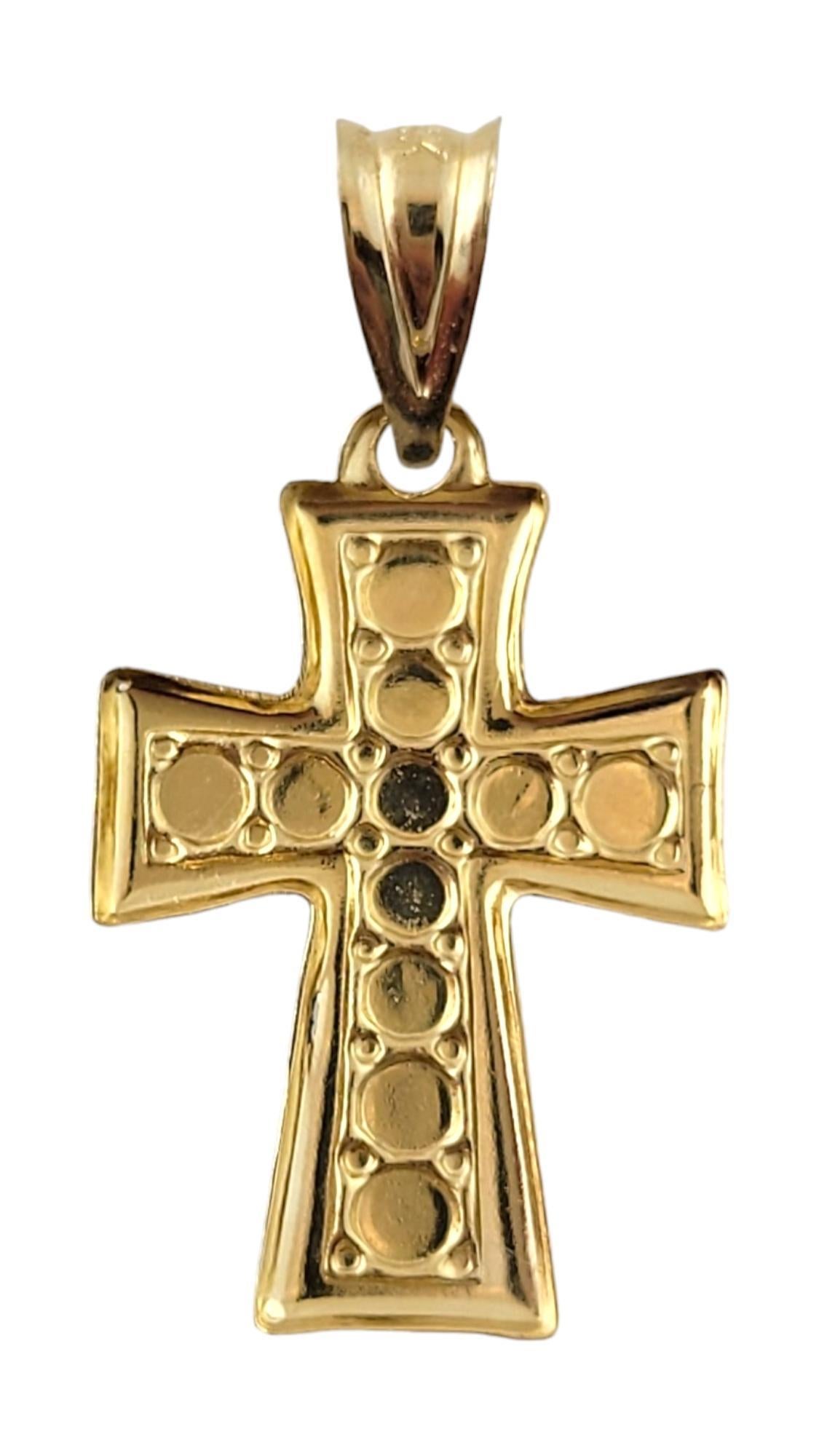 Pendentif croix en or jaune et blanc 14 carats n°17343 Bon état - En vente à Washington Depot, CT