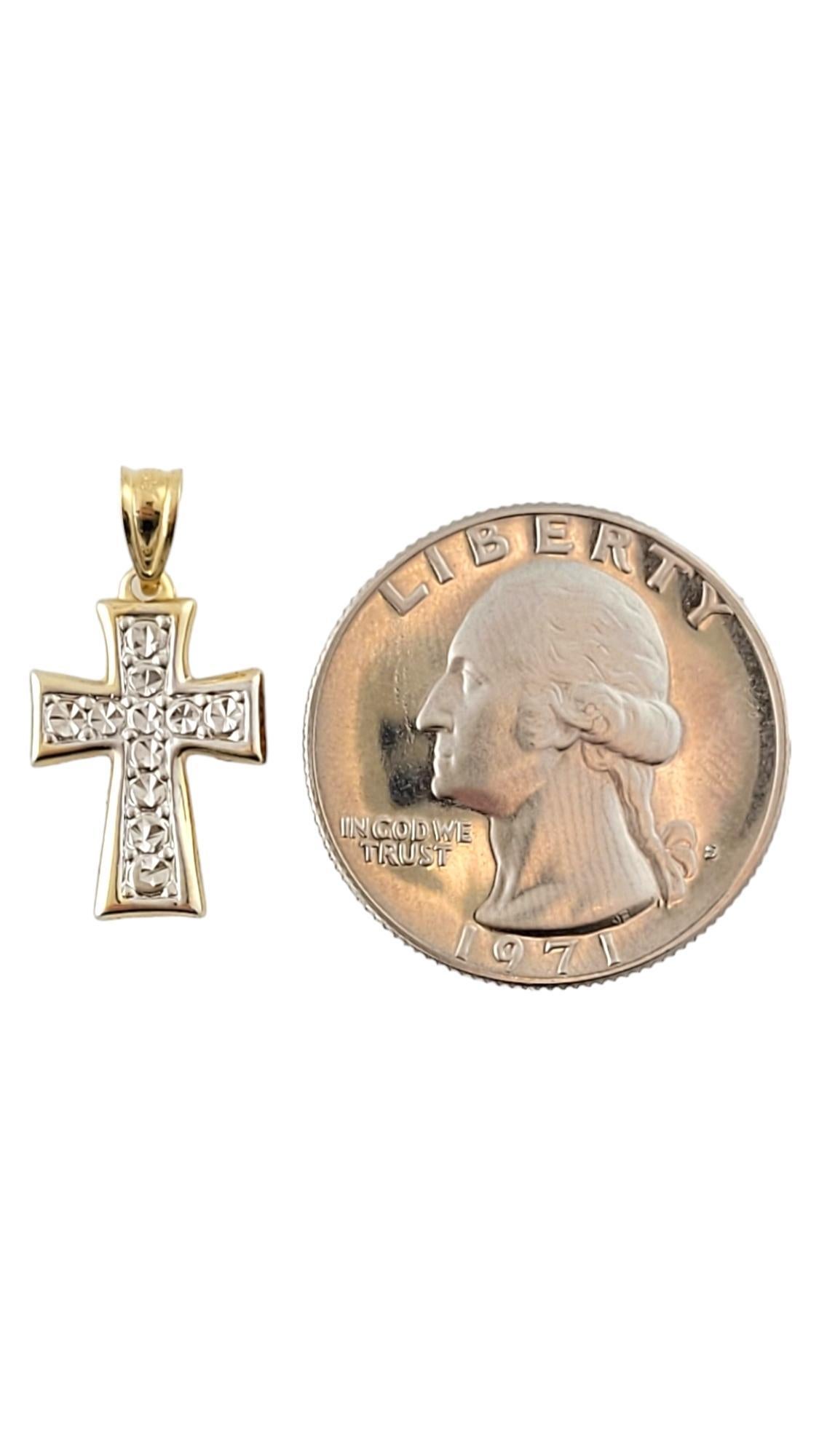 Pendentif croix en or jaune et blanc 14 carats n°17343 en vente 1