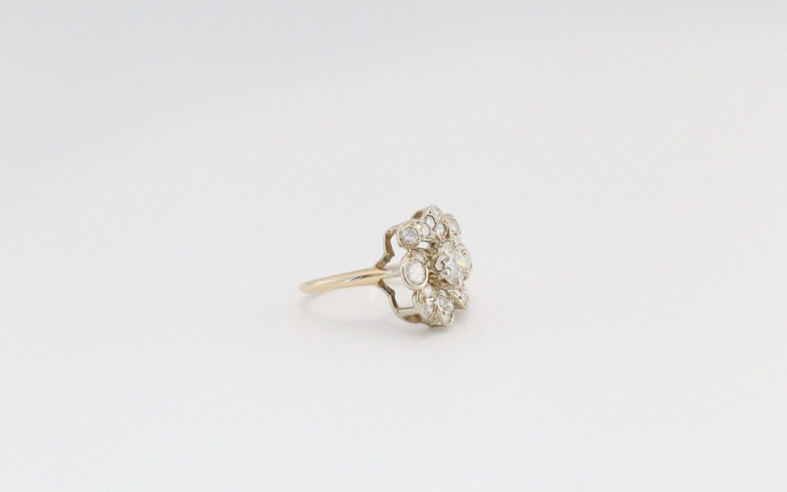 Round Cut 14k Yellow & White Gold Diamond Cocktail Ring, Size 5.75 - 3.6g For Sale