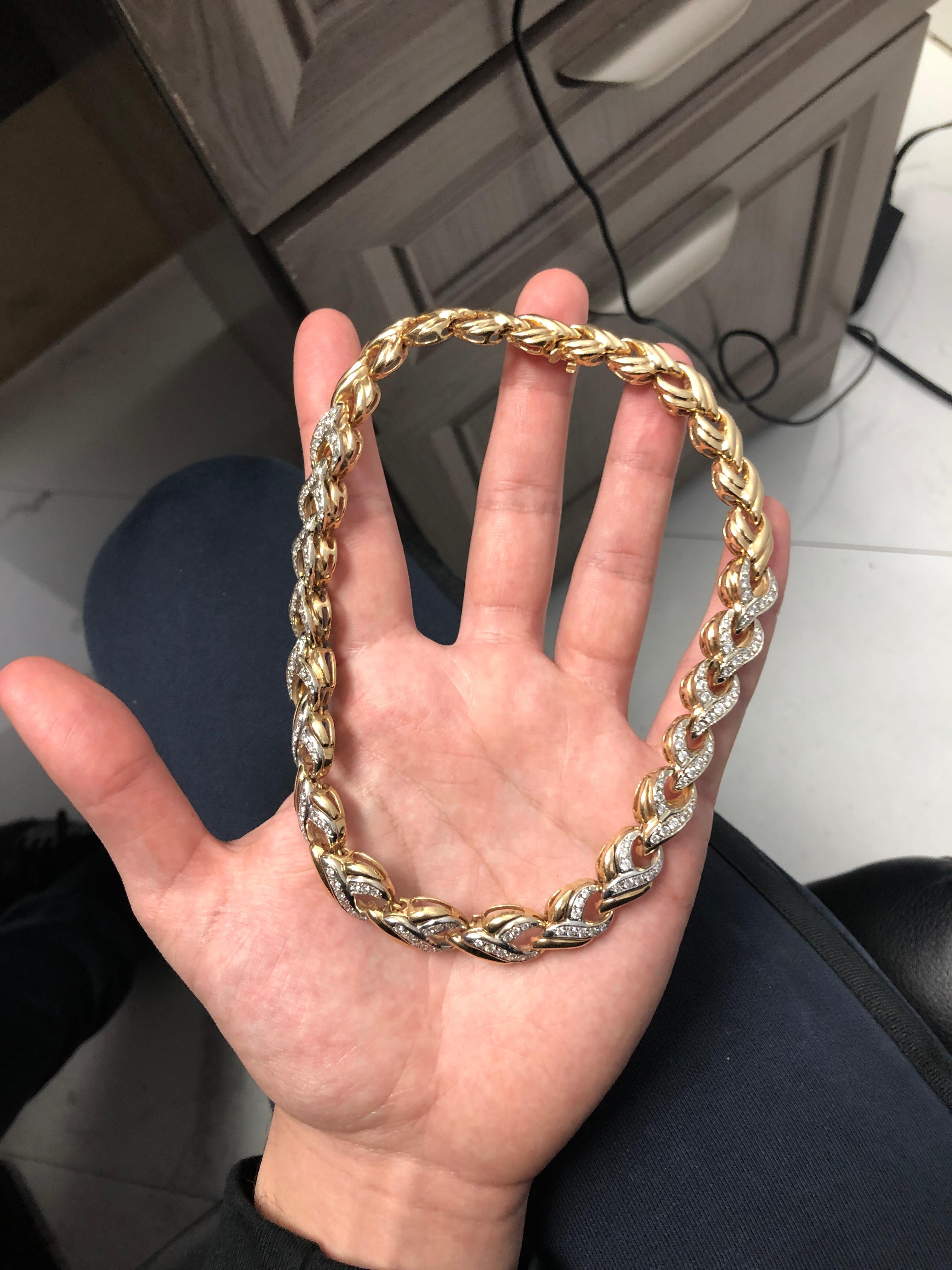 14 Karat Yellow and White Gold Diamond Collar Necklace In Good Condition For Sale In New York, NY