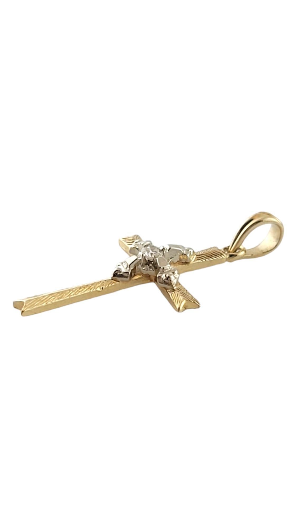 14K Yellow & White Gold Diamond Cross Pendant

This gorgeous cross pendant was meticulously crafted form 14K yellow gold with 14K white gold detailing as well as a sparkling single cut diamond in the center!

Approximate total diamond weight: .02