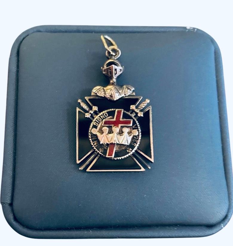 14K Yellow/White Gold Enamel Masonic Pendant For Sale 2