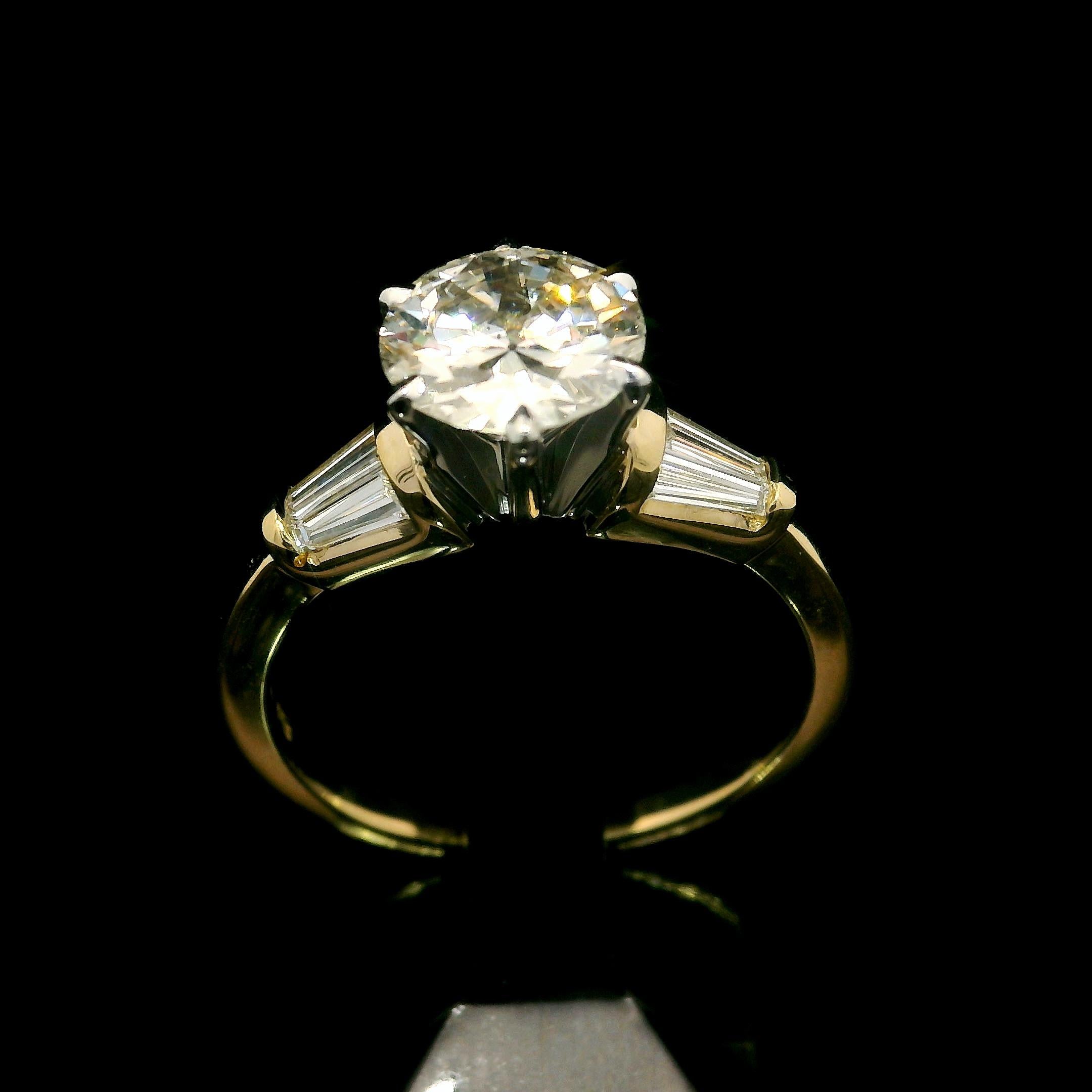 14k Yellow White Gold Gia 1.56ctw Round Baguette Diamond Classic Engagement Ring For Sale 6