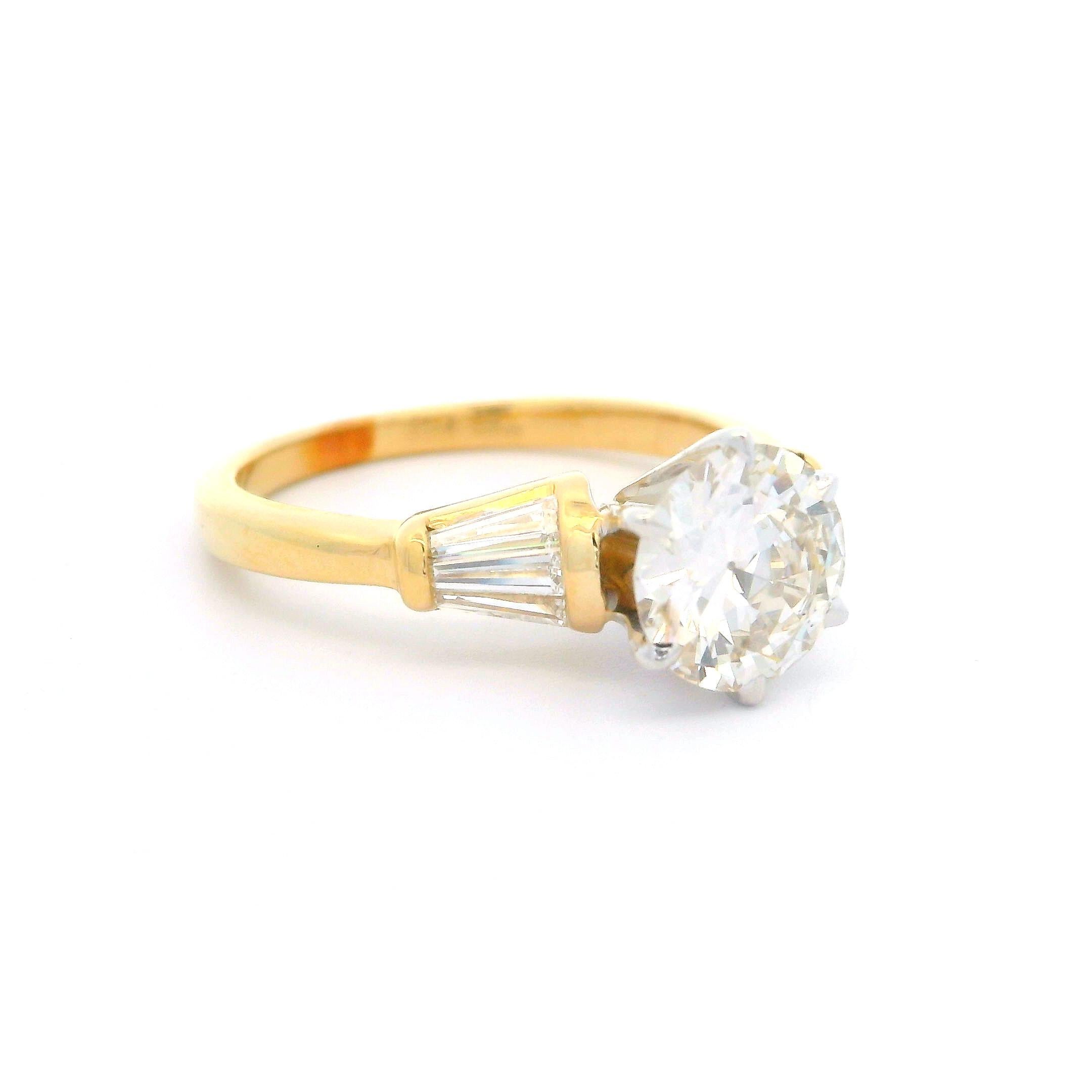 Round Cut 14k Yellow White Gold Gia 1.56ctw Round Baguette Diamond Classic Engagement Ring For Sale