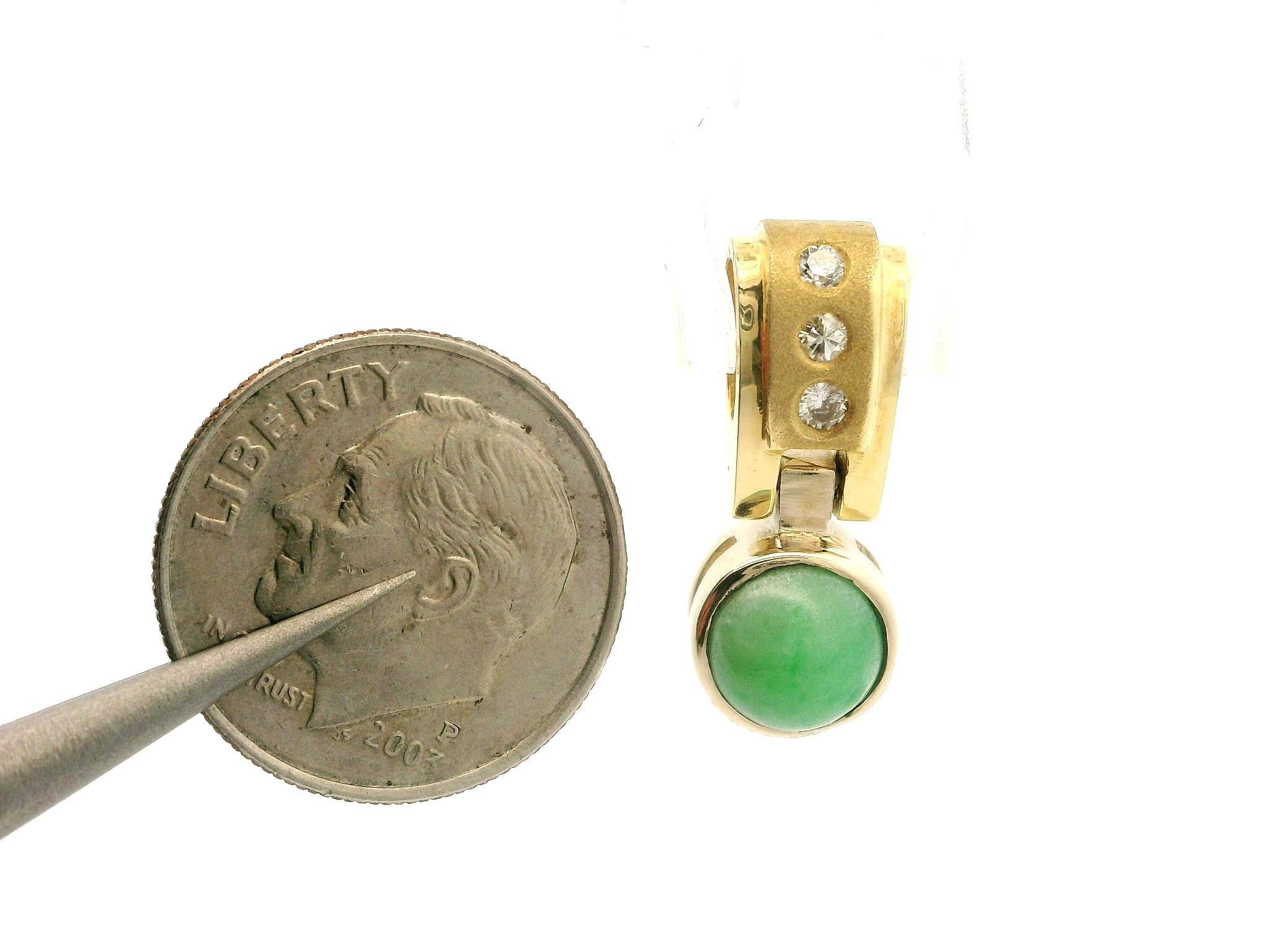 Women's 14k Yellow & White Gold Green Jade w/ 0.07ctw Diamond Dangle Drop Pendant For Sale