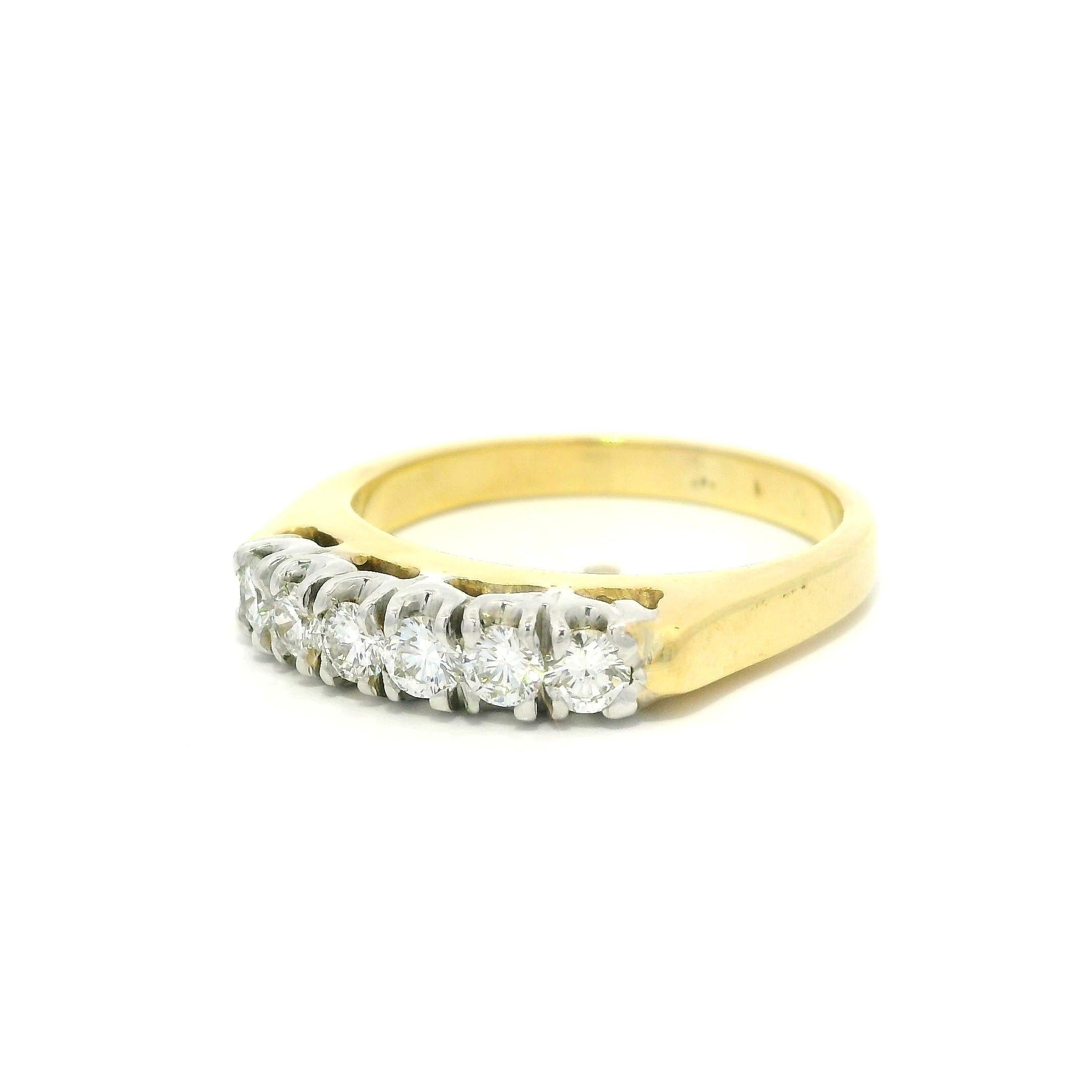 Anello impilabile in oro giallo e bianco 14k di alta qualità con diamanti a pavé da 0,50 ct. in vendita 1