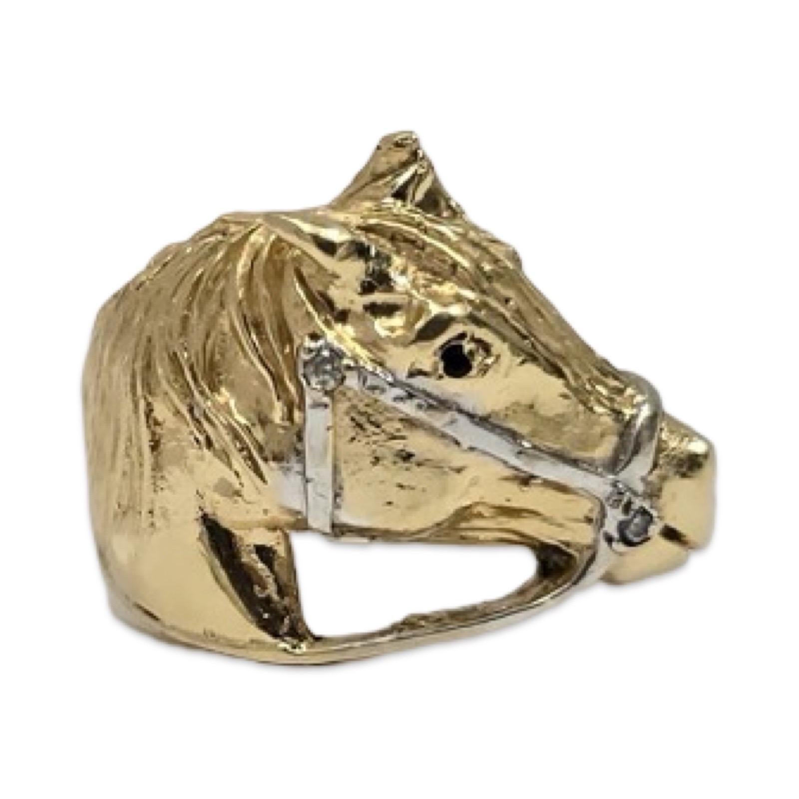 Taglio rotondo Anello equestre con testa di cavallo in oro giallo e bianco 14K in vendita