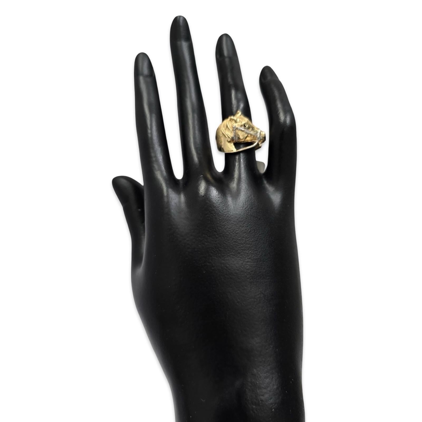 Anello equestre con testa di cavallo in oro giallo e bianco 14K in vendita 2