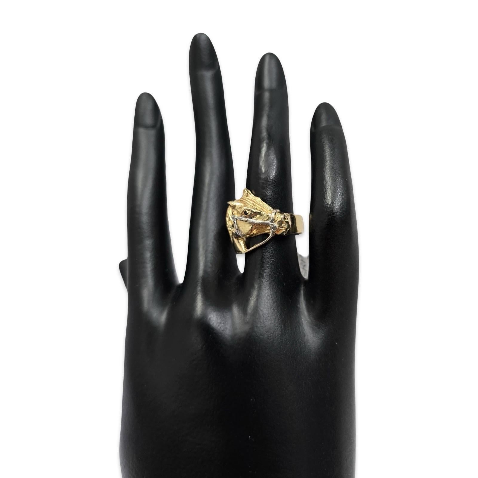 Anello equestre con testa di cavallo in oro giallo e bianco 14K in vendita 3