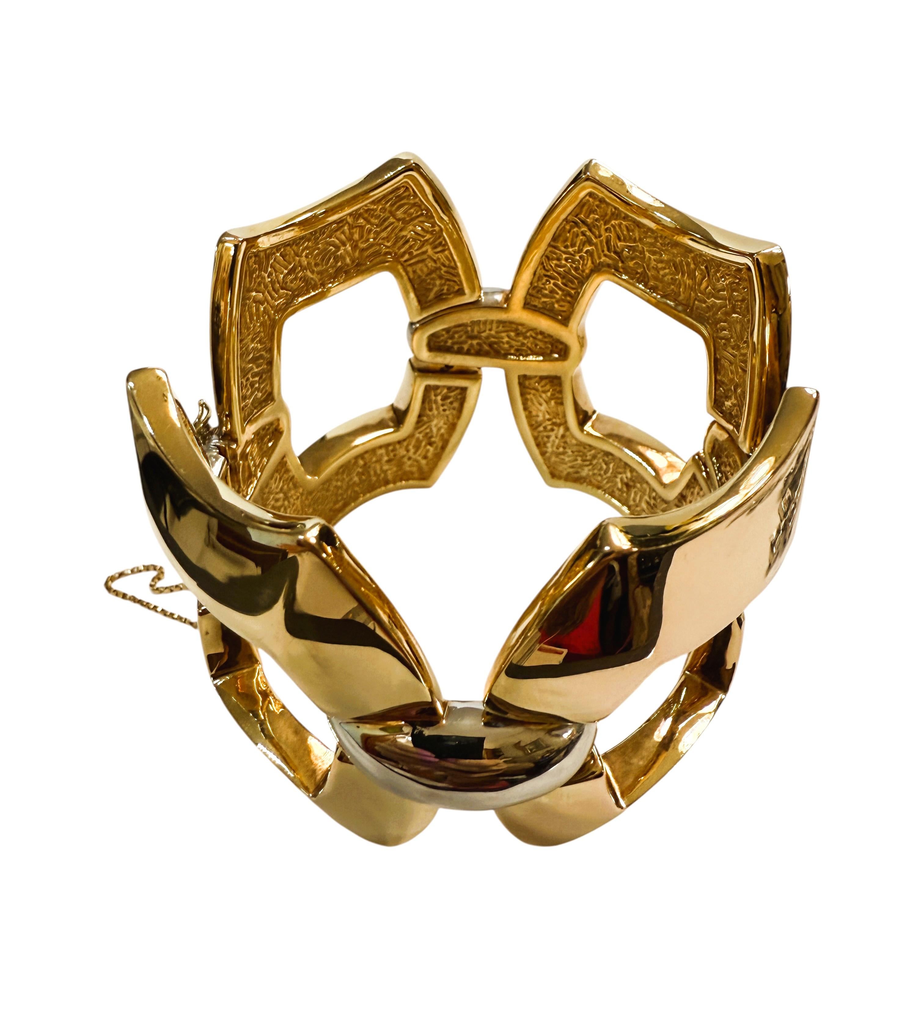 Pulsera italiana entrelazada de oro amarillo y blanco de 14 quilates 36,28 gramos - 7,25 pulgadas en Excelente estado para la venta en Eagan, MN