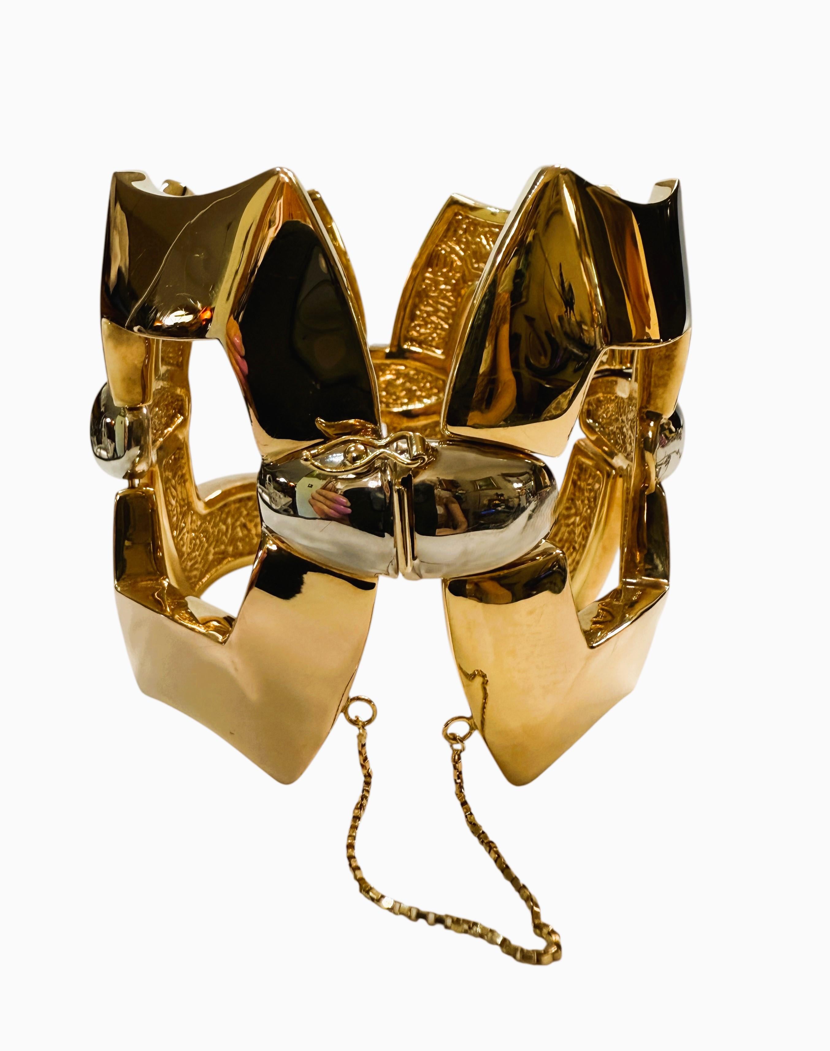De las mujeres Pulsera italiana entrelazada de oro amarillo y blanco de 14 quilates 36,28 gramos - 7,25 pulgadas en venta