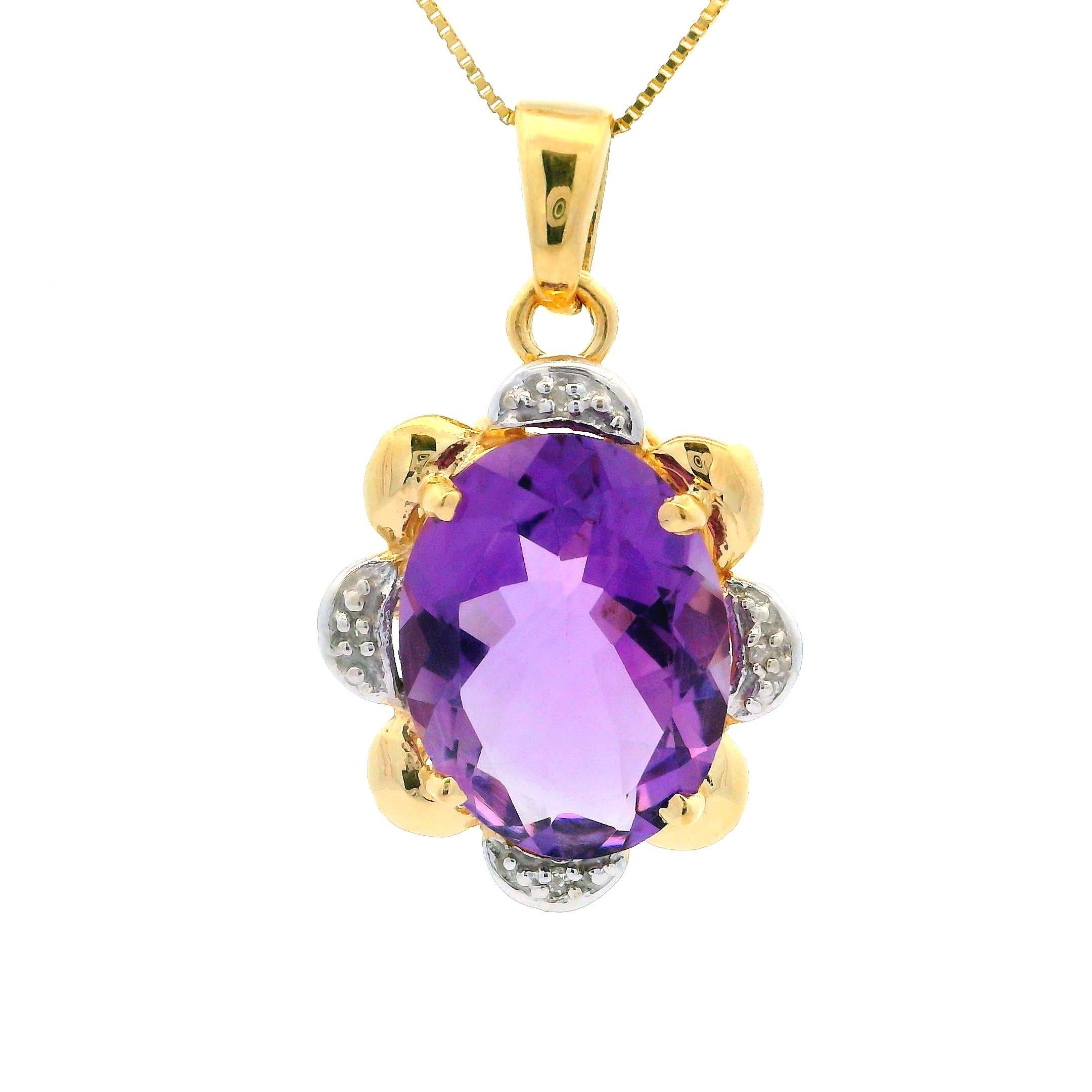 -A. Stone
(1) Ametista naturale autentica - taglio ovale - incastonata - colore viola medio - 16,0 x 12,04 mm (circa) 
(4) Diamante naturale autentico - Taglio rotondo Brilliante - Incastonato - Colore Whiting - 0,04ctw (circa)

Materiale: Oro