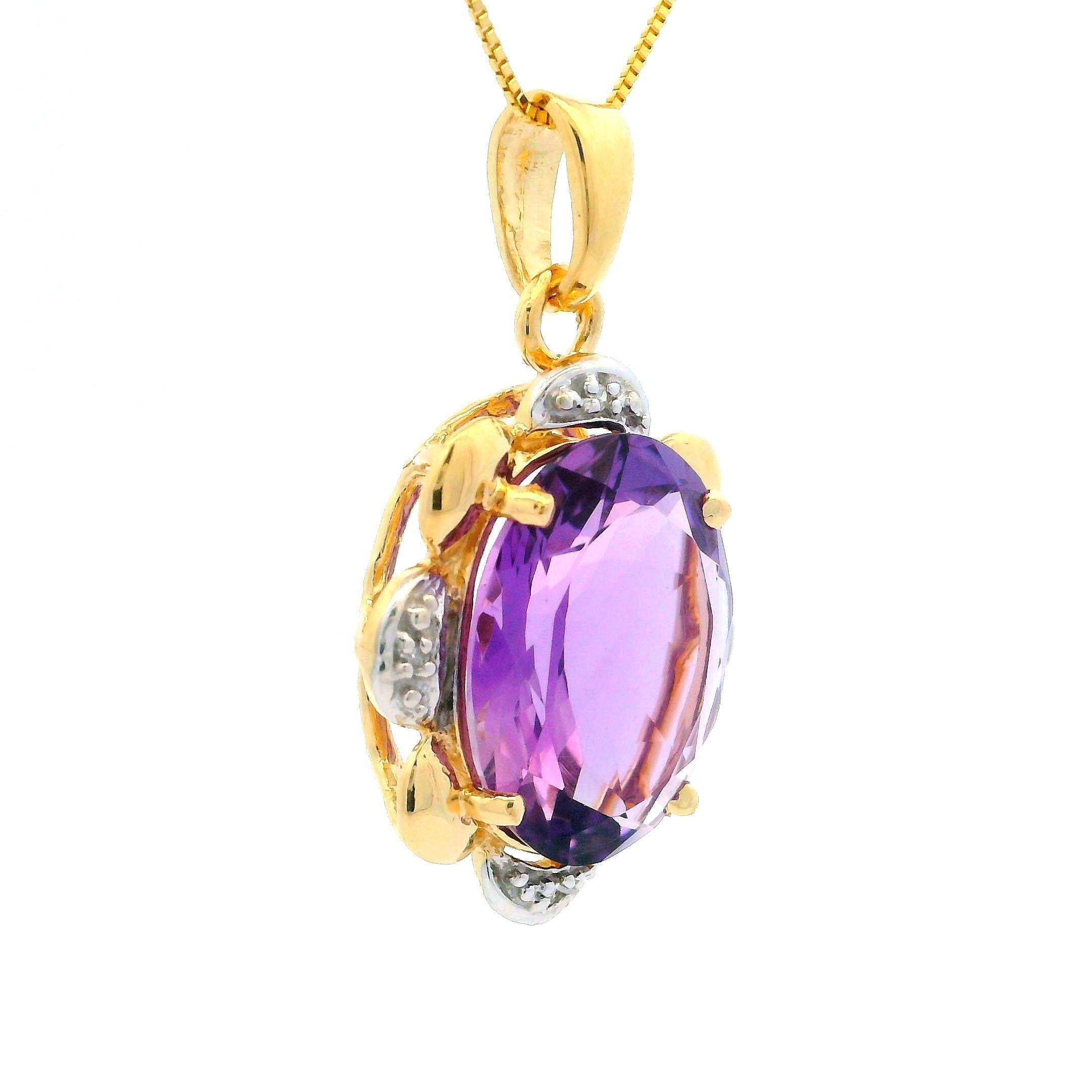 Taglio ovale Collana con ciondolo ovale con ametista e diamante in oro giallo e bianco 14k in vendita