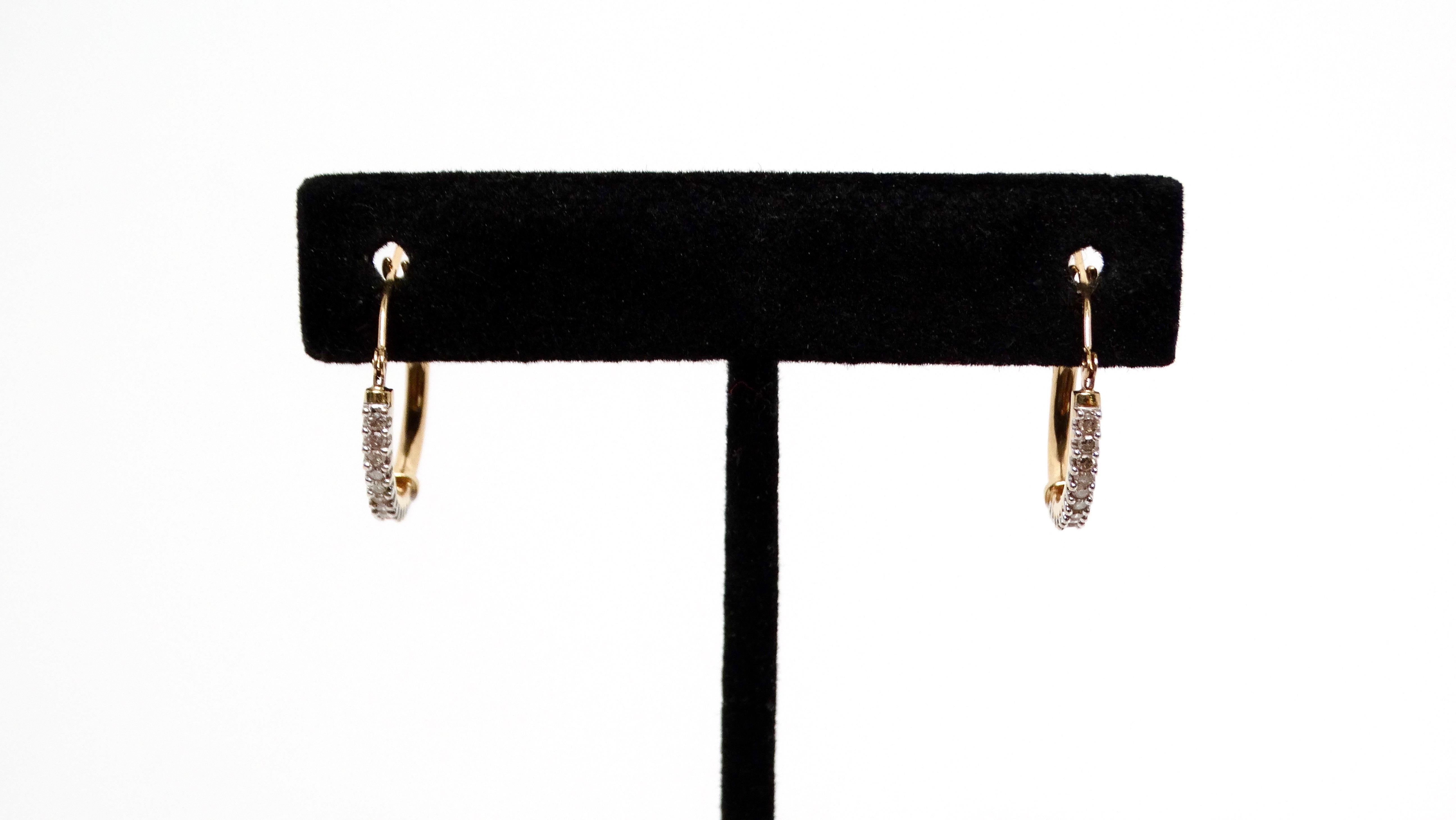 Petits anneaux en or jaune et blanc 14k avec diamants Bon état - En vente à Scottsdale, AZ