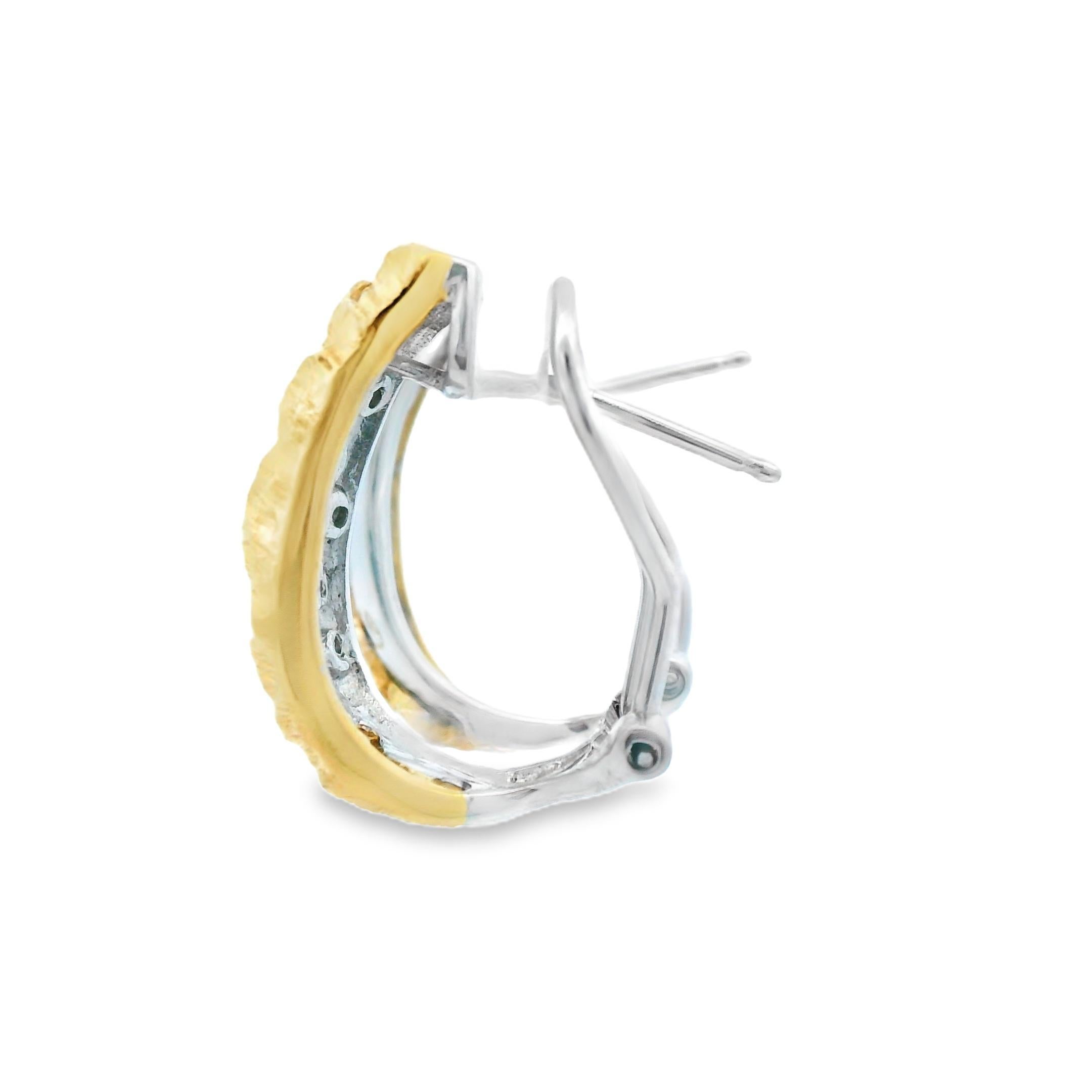 Boucles d'oreilles en or jaune et blanc 14k à deux tons de diamants Pour femmes en vente